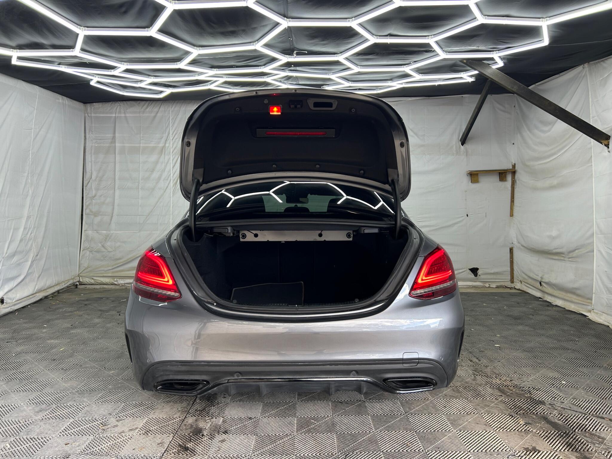 Mercedes-Benz C Class view 39
