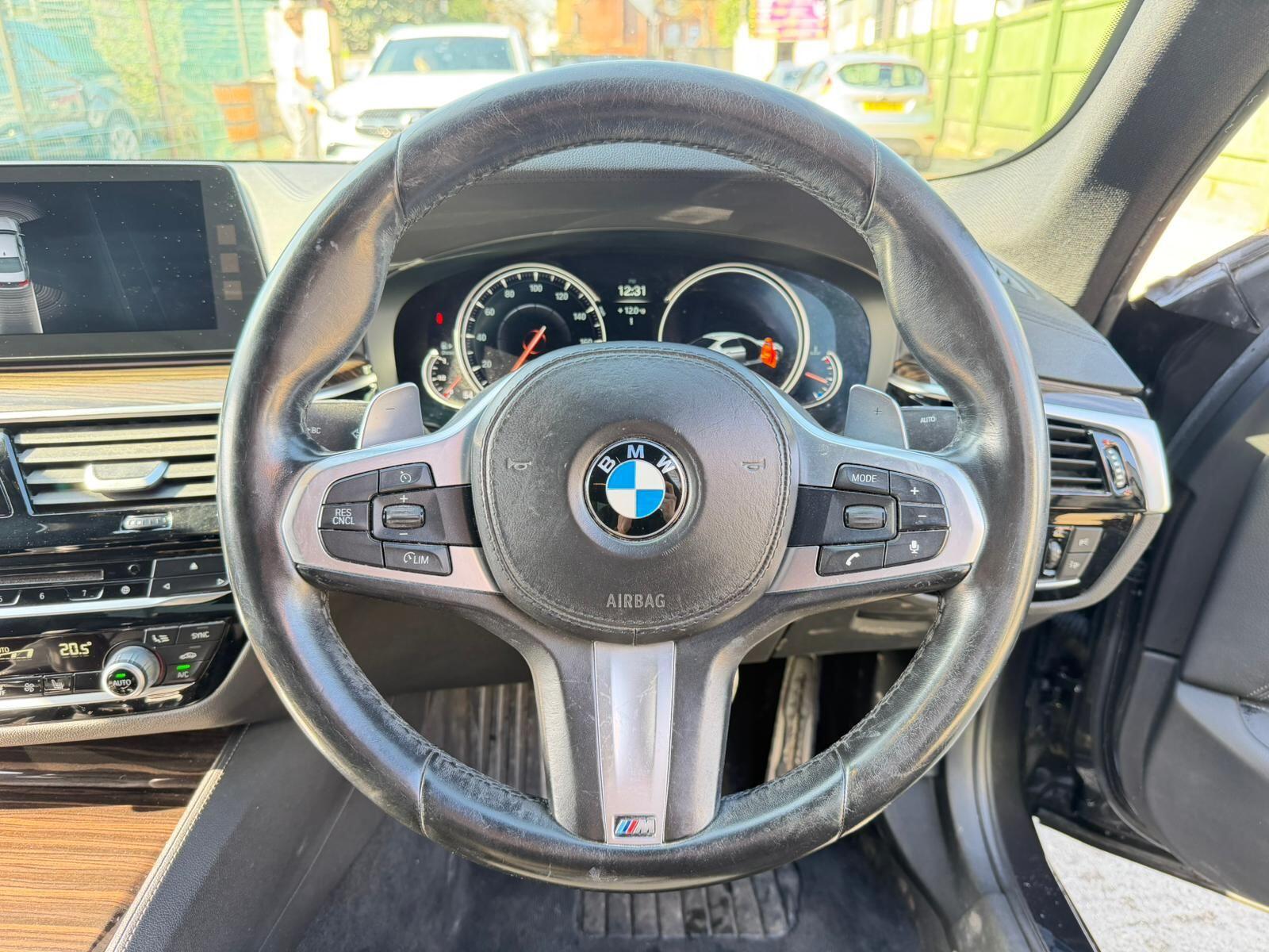 BMW 5 Series view 26