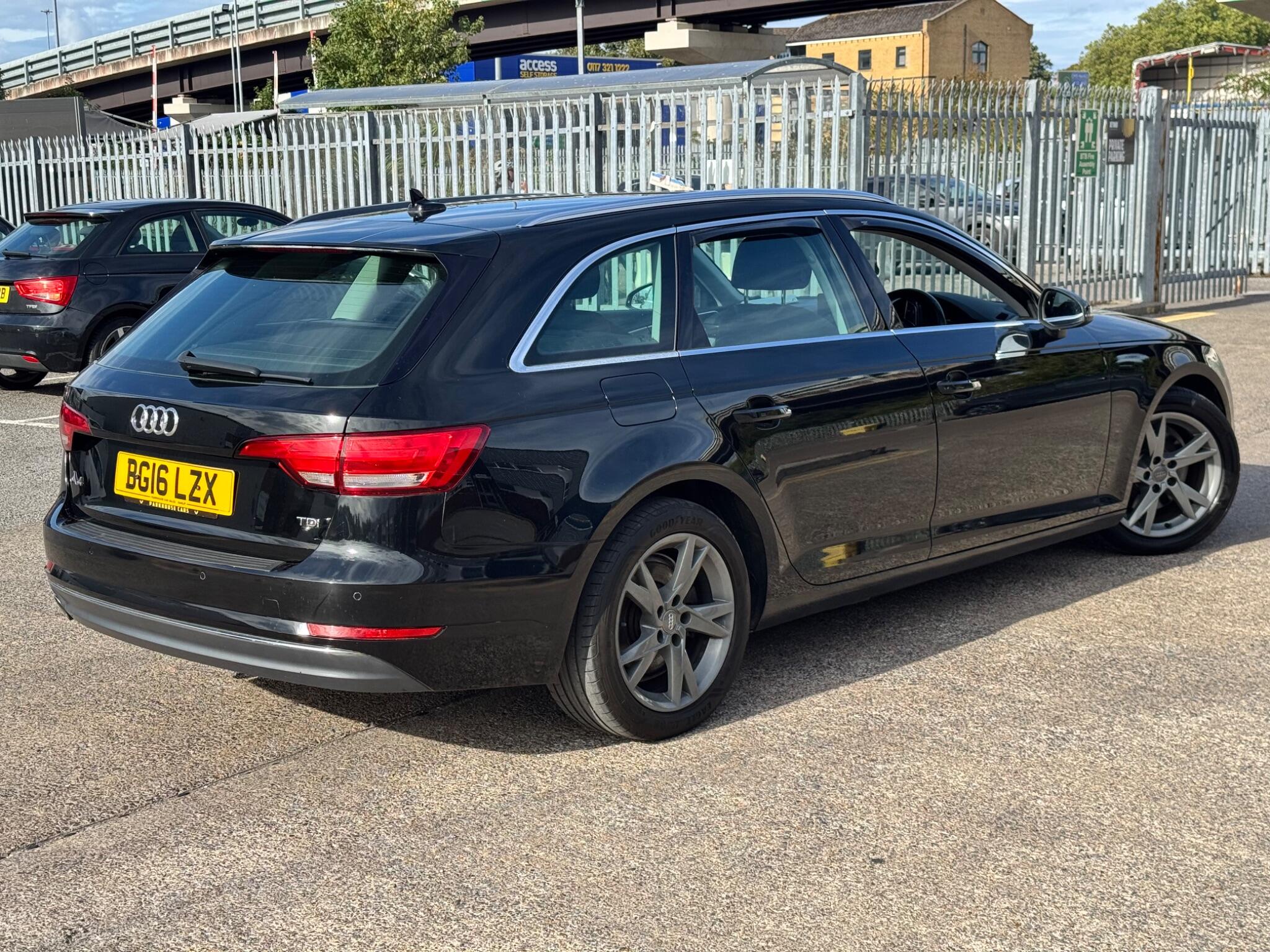 Audi A4 view 20