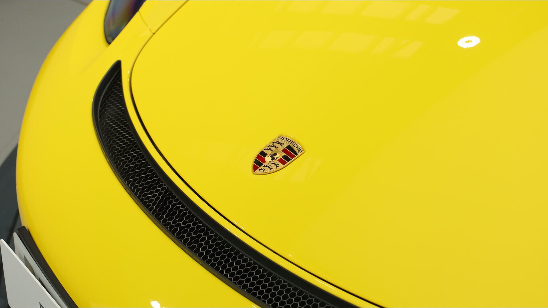 Porsche Cayman view 34