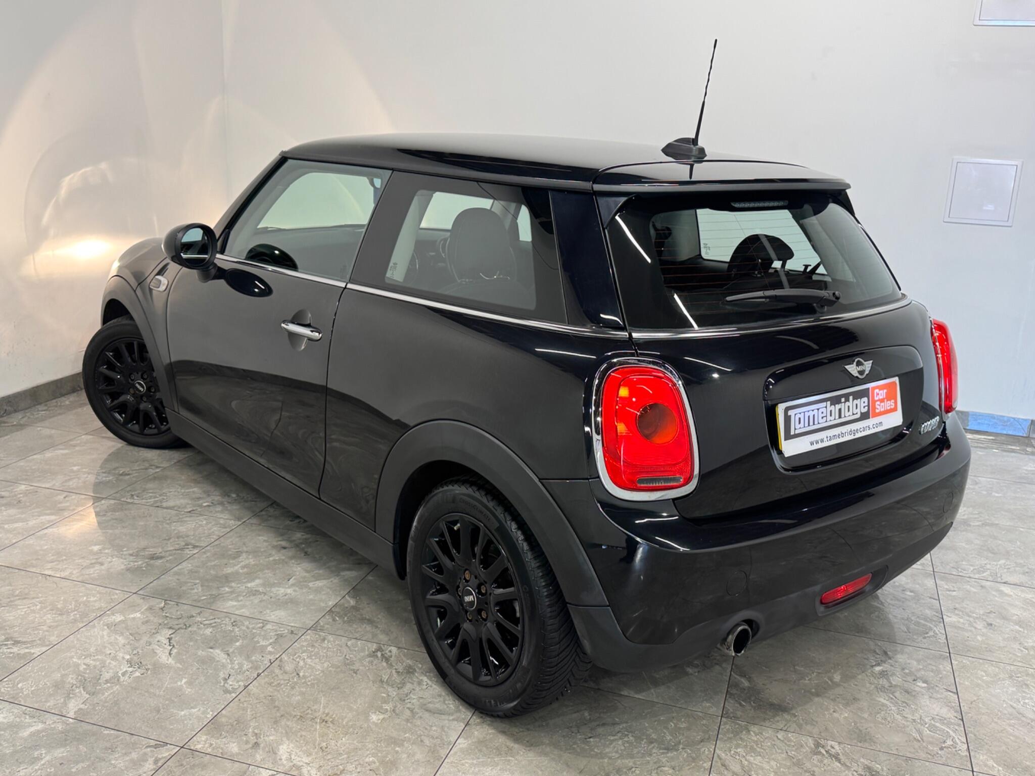 Mini Hatch view 5