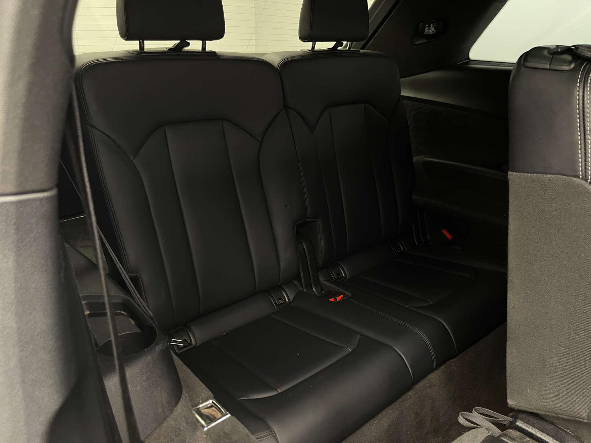 Audi Q7 view 38