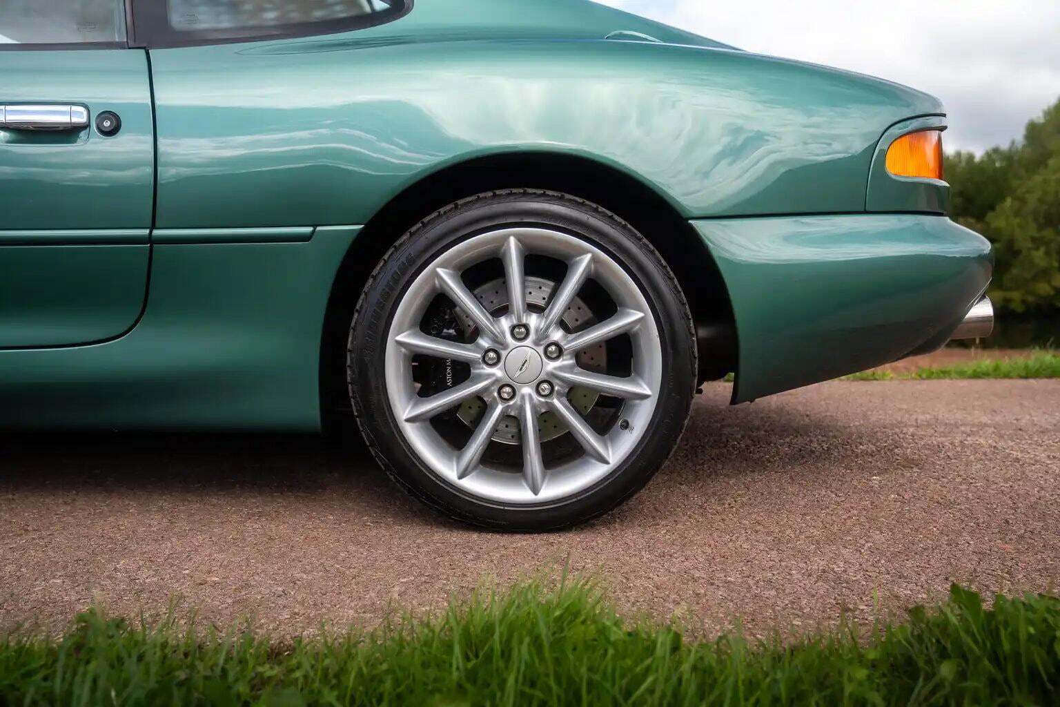 Aston Martin DB7 view 14