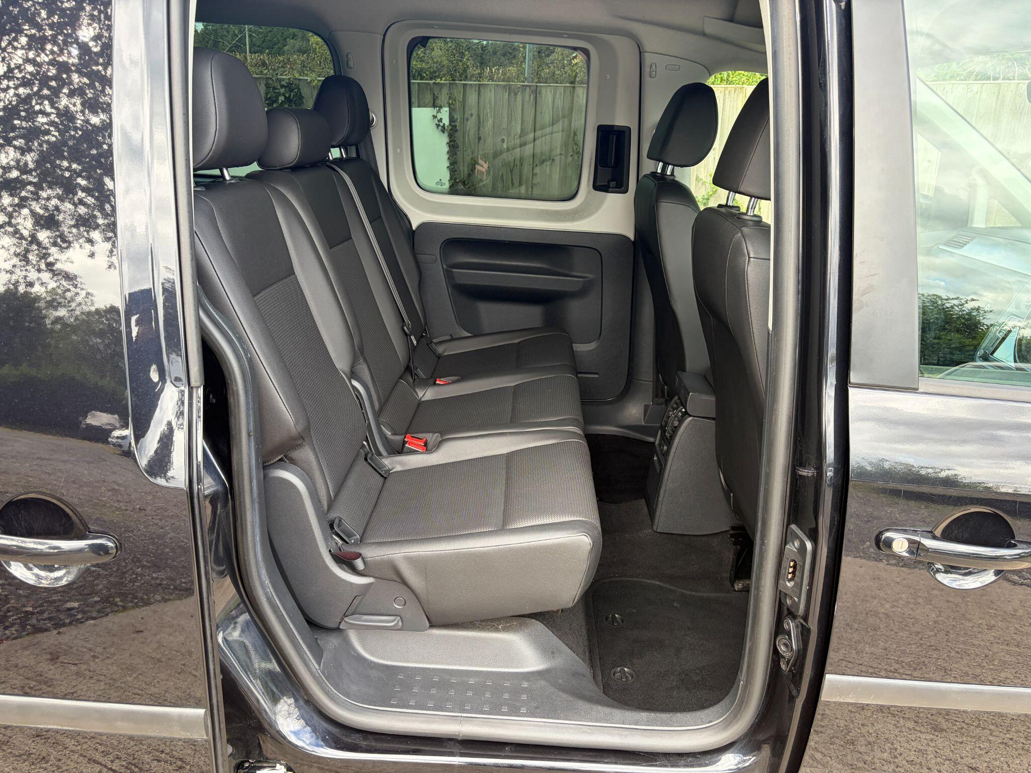 Volkswagen Caddy Maxi Life view 19