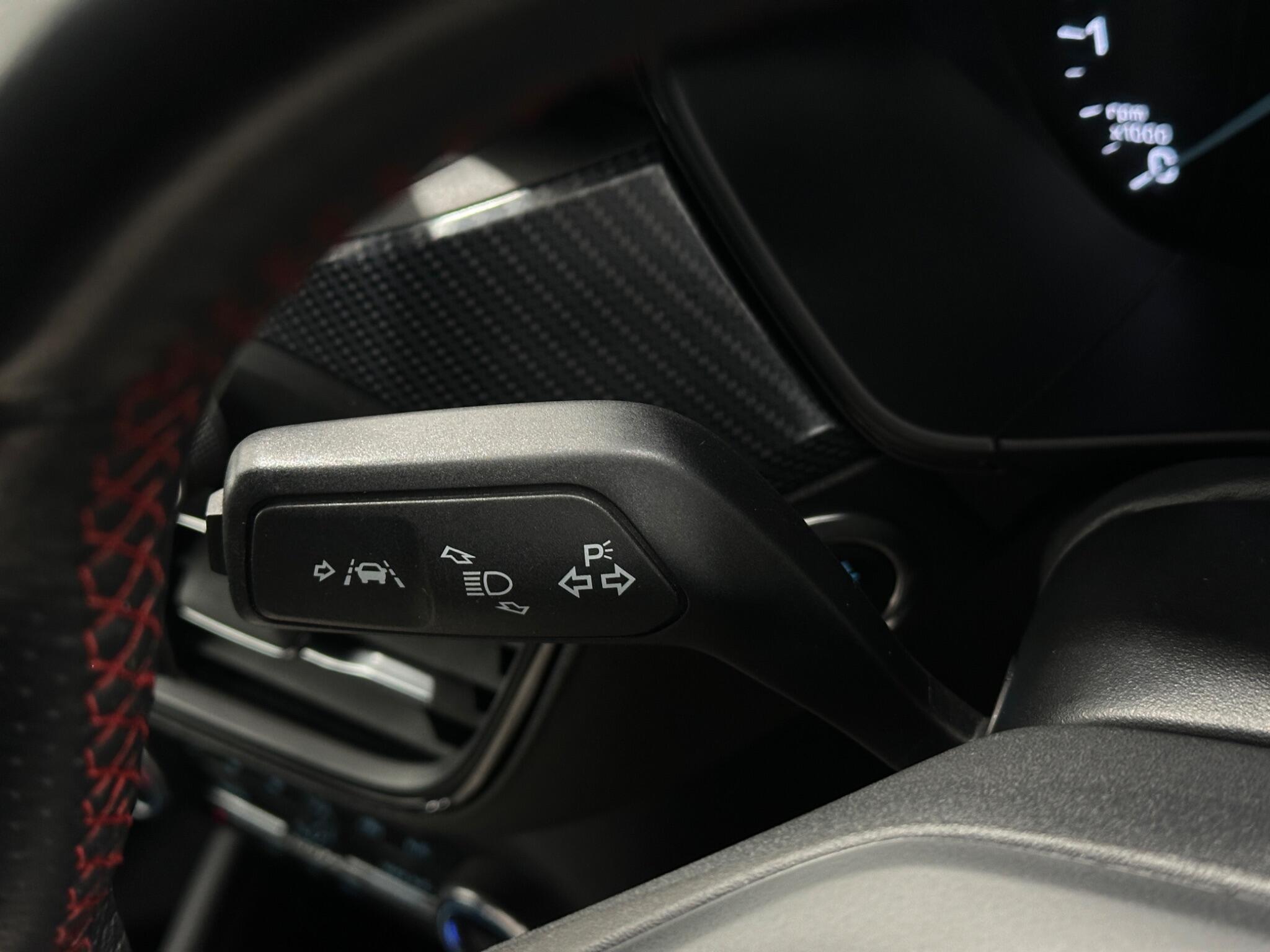 Ford Focus view 14