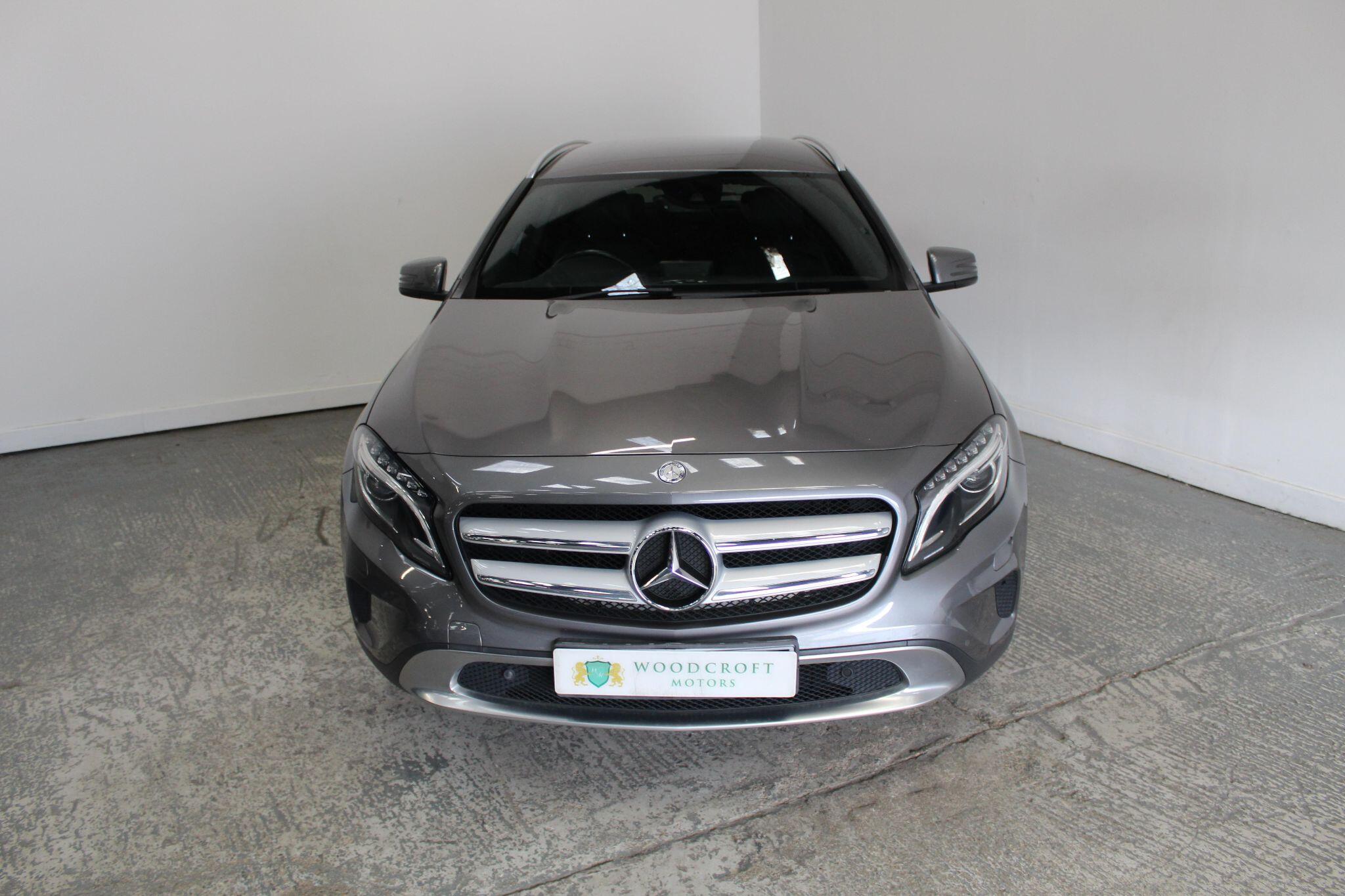 Mercedes-Benz Gla view 13