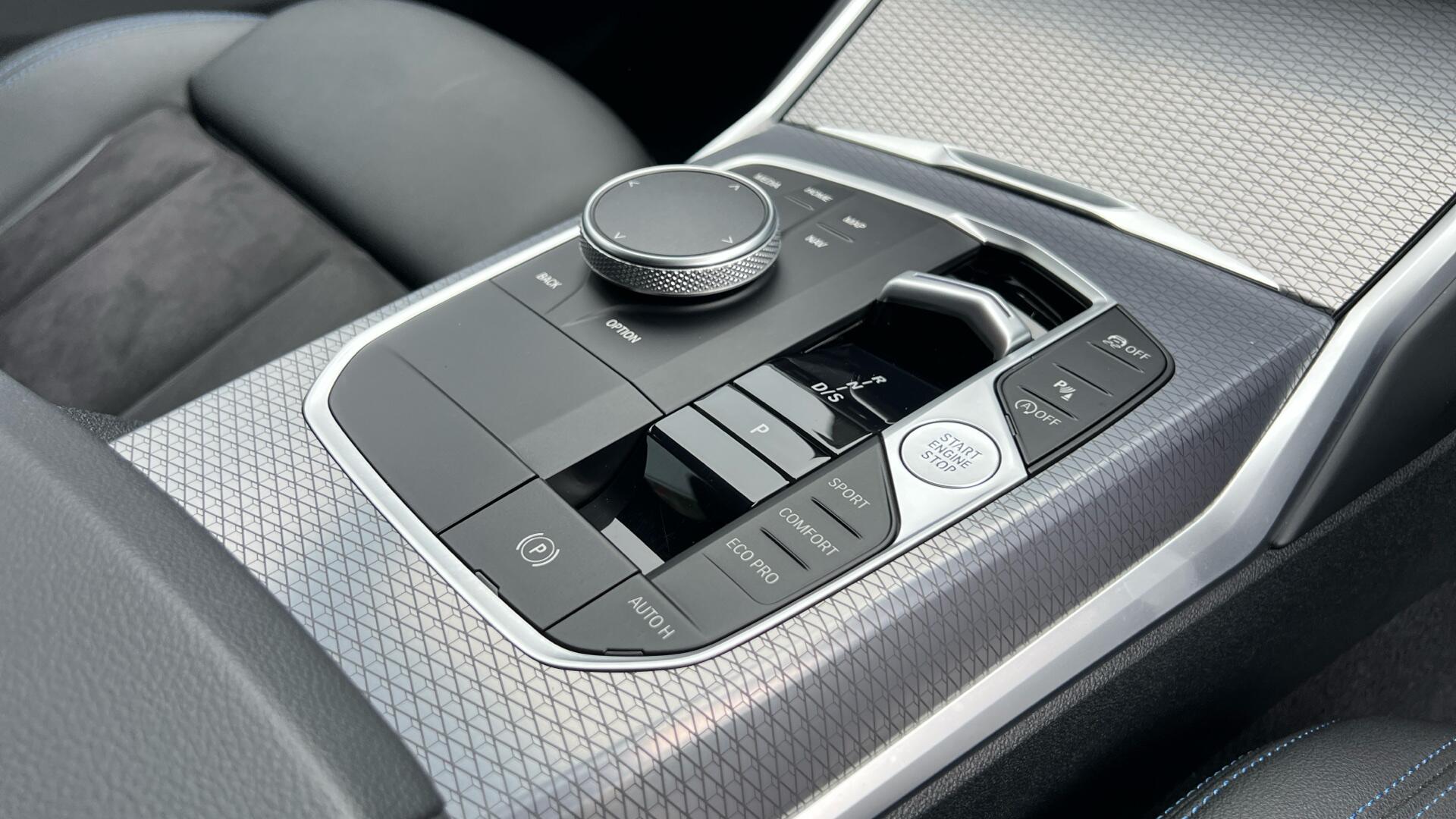 BMW 3 Series view 10