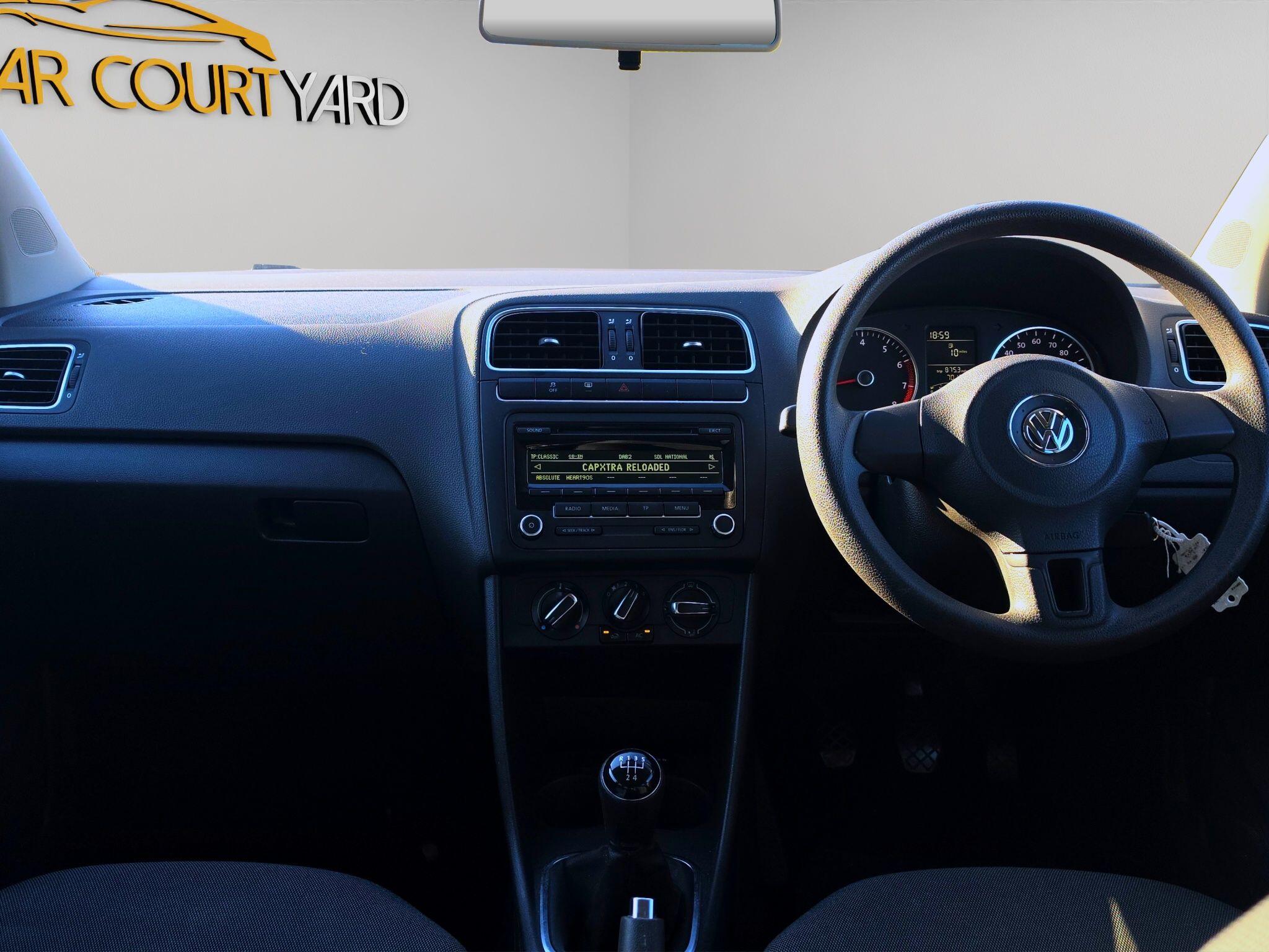Volkswagen Polo view 9