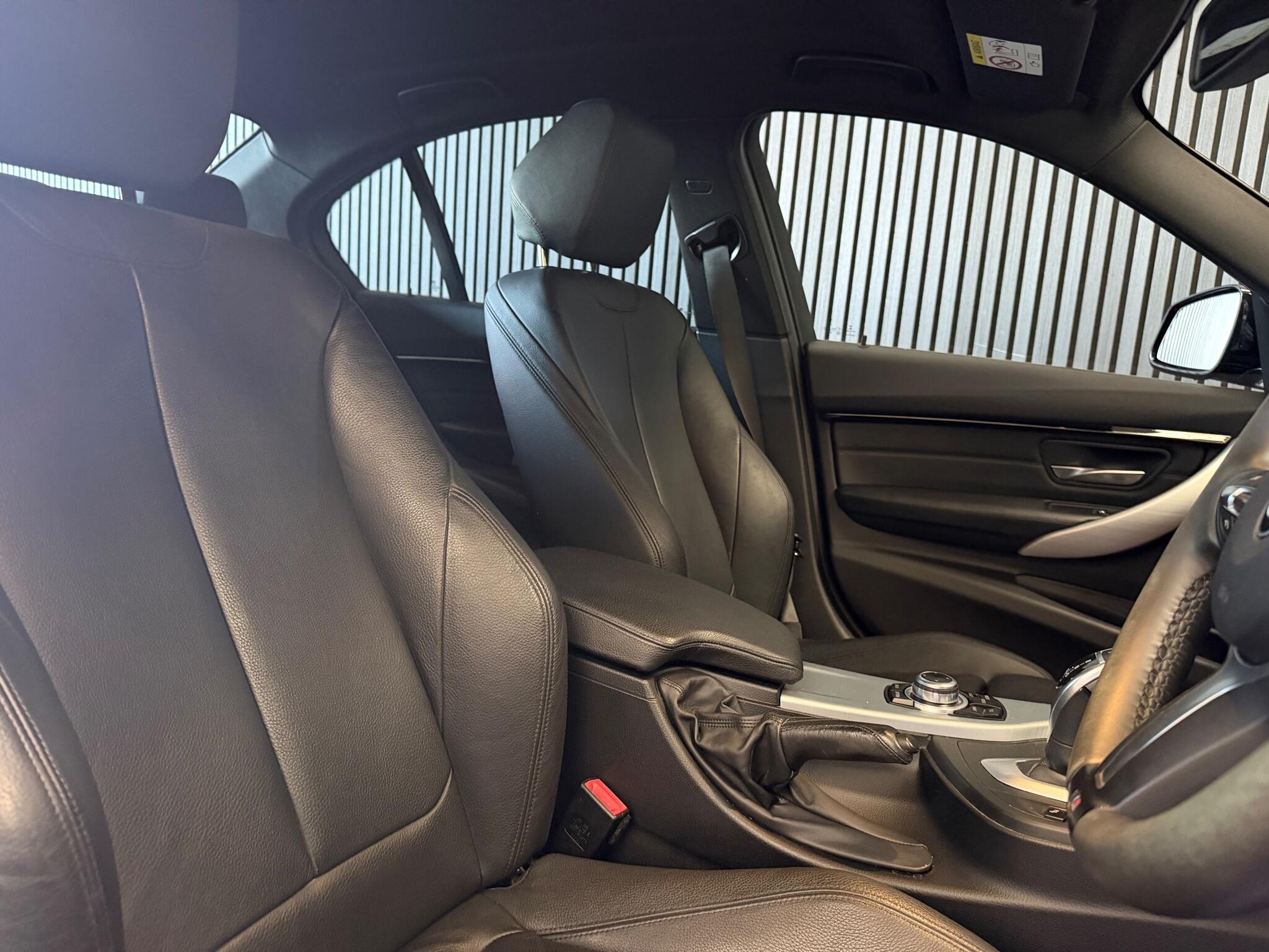 BMW 3 Series view 3