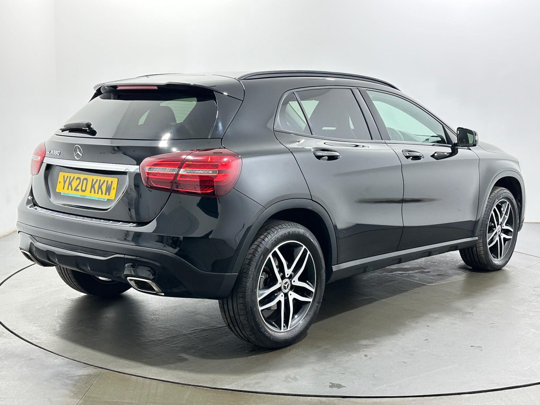 Mercedes-Benz Gla view 8