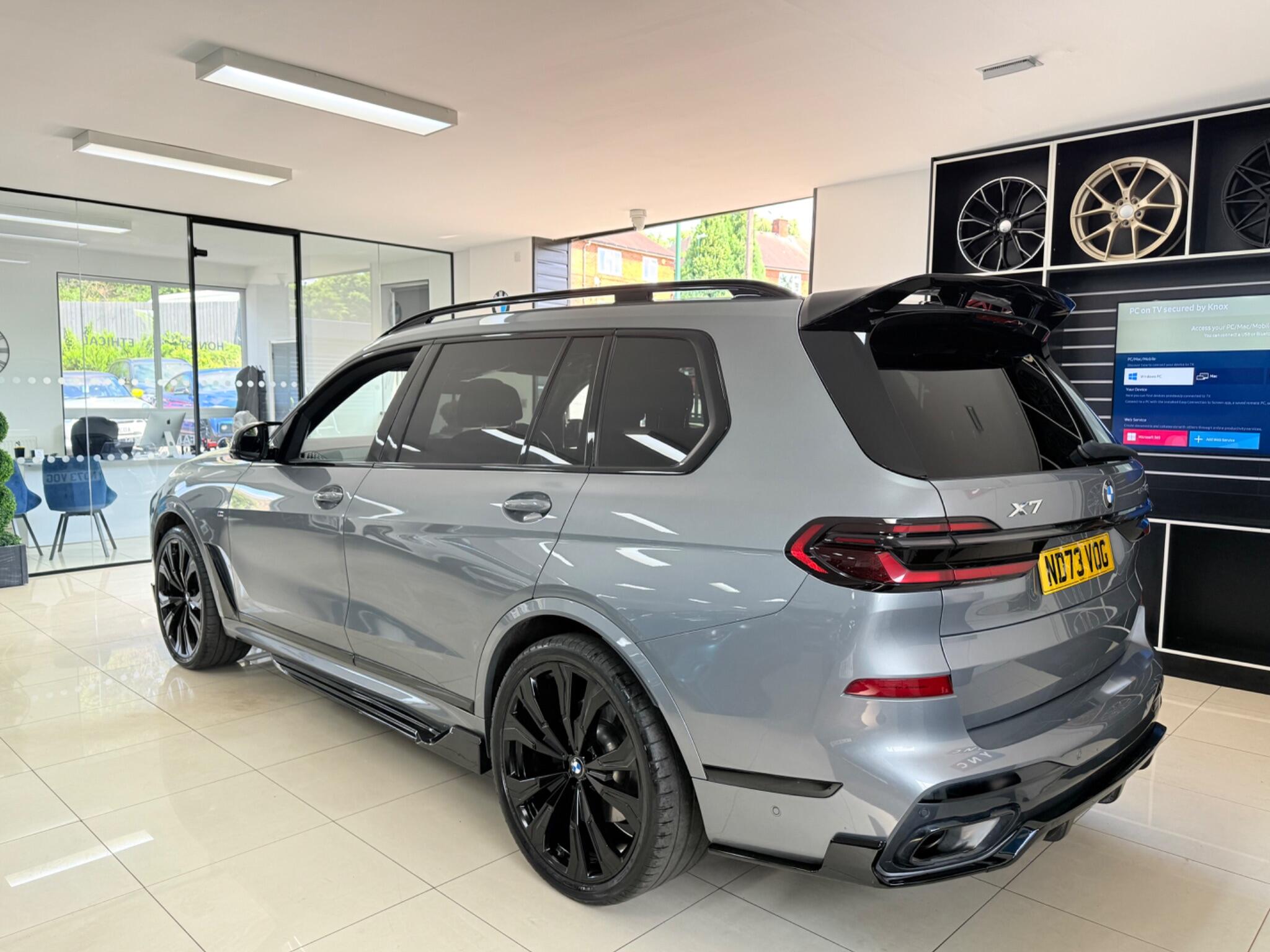 BMW X7 view 39