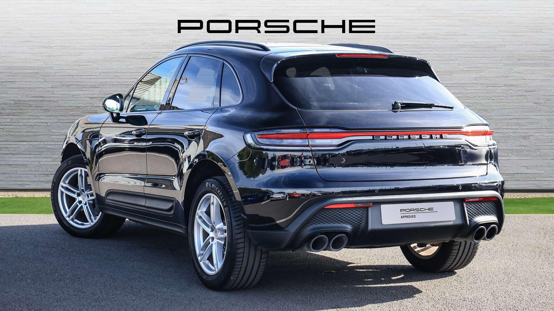 Porsche Macan view 4