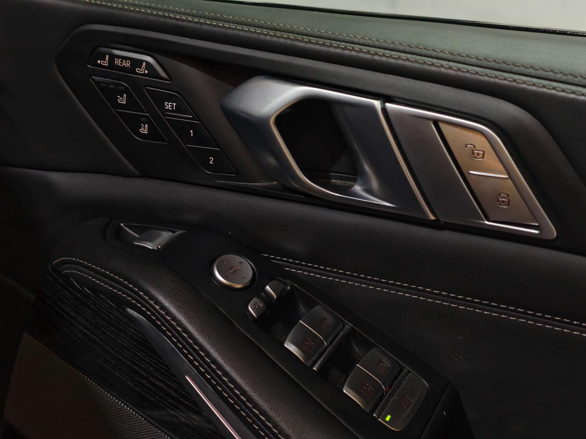 BMW X7 view 38
