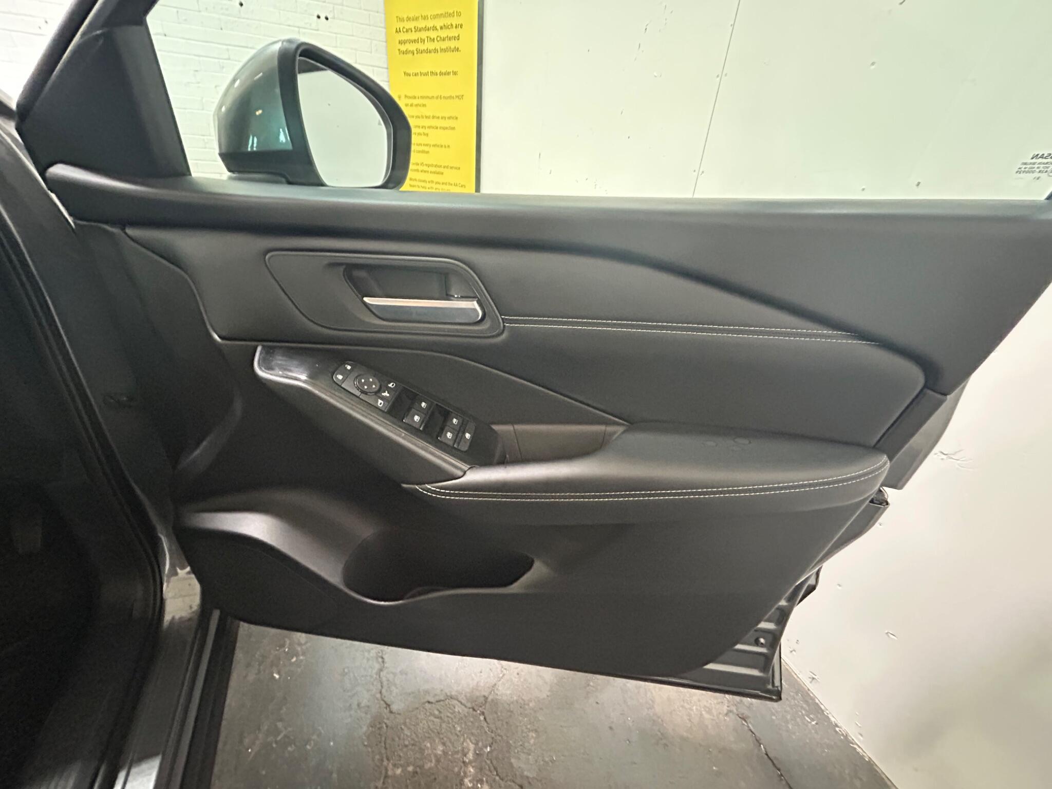 2021 Nissan Qashqai 1.3 DIG-T MHEV Acenta Premium Euro 6 (s/s) 5dr • 21,764 miles image 23