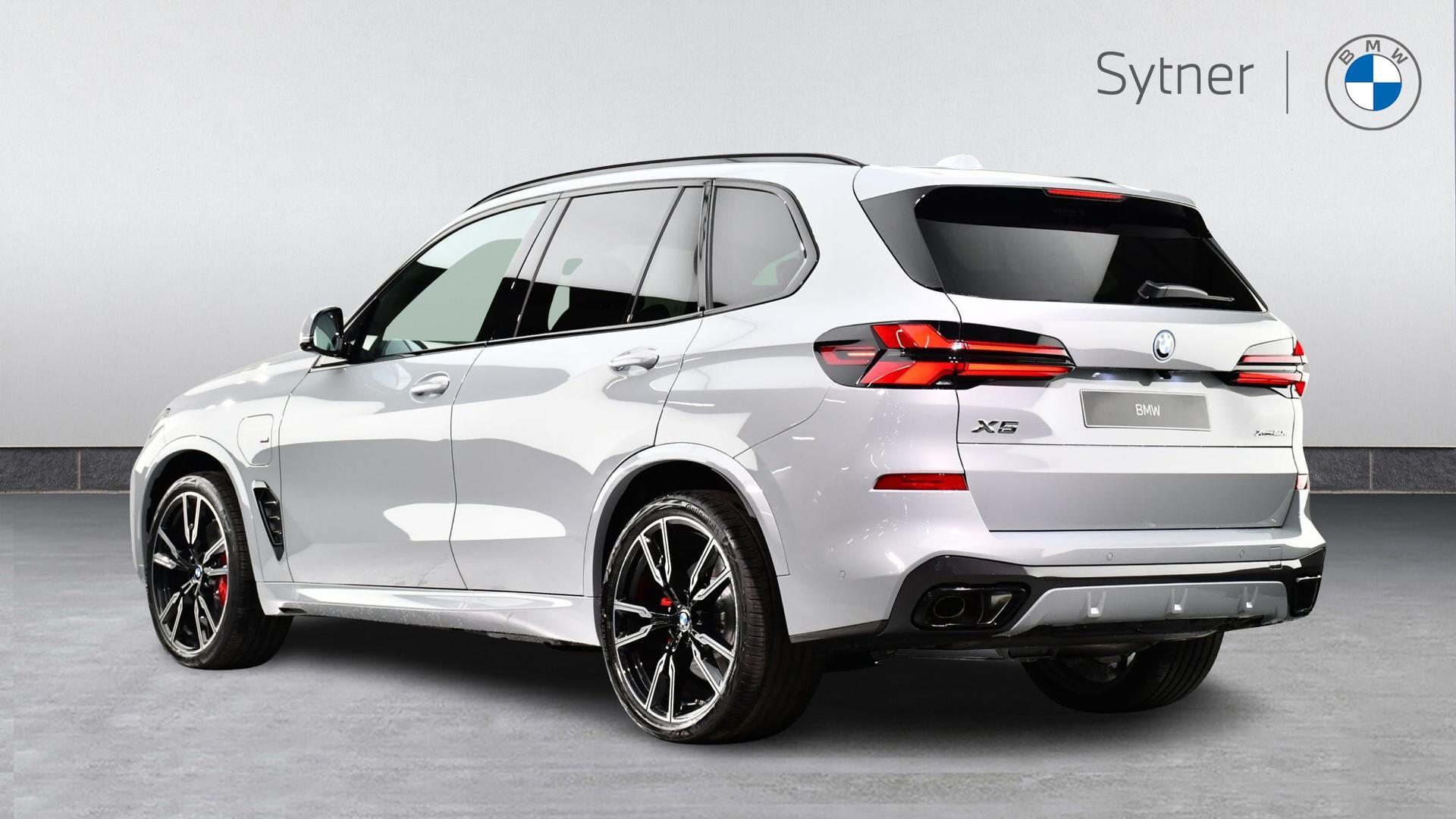 BMW X5 view 2