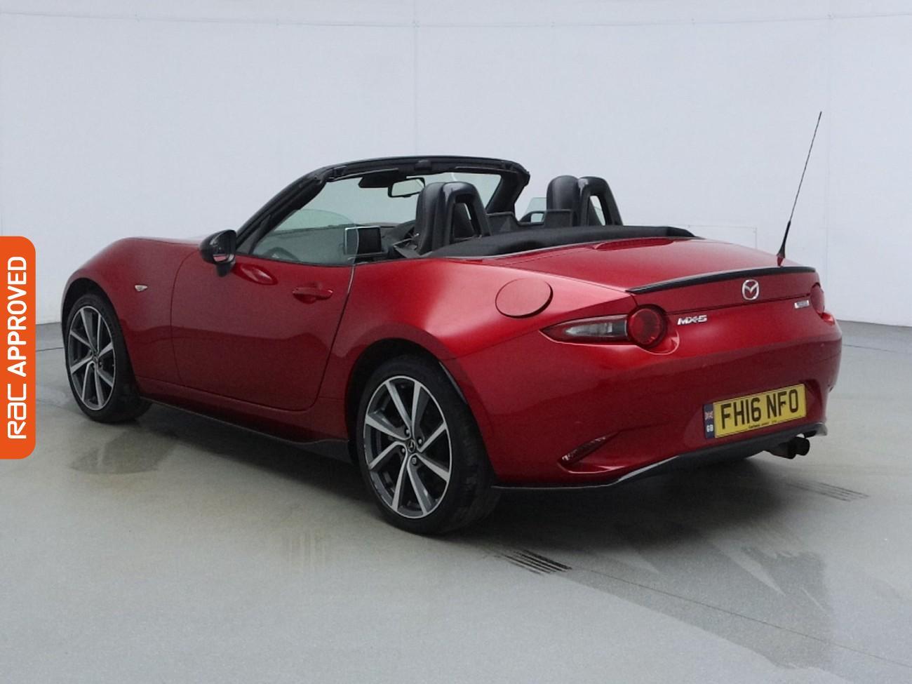 Mazda MX-5 view 4