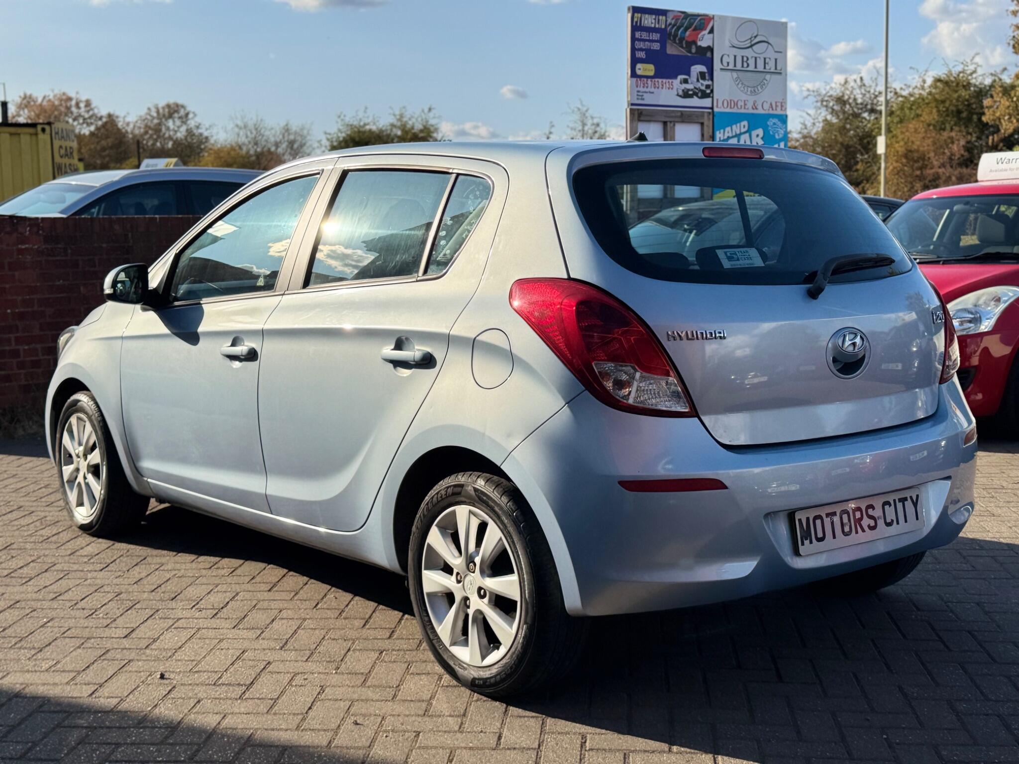 Hyundai I20 view 7
