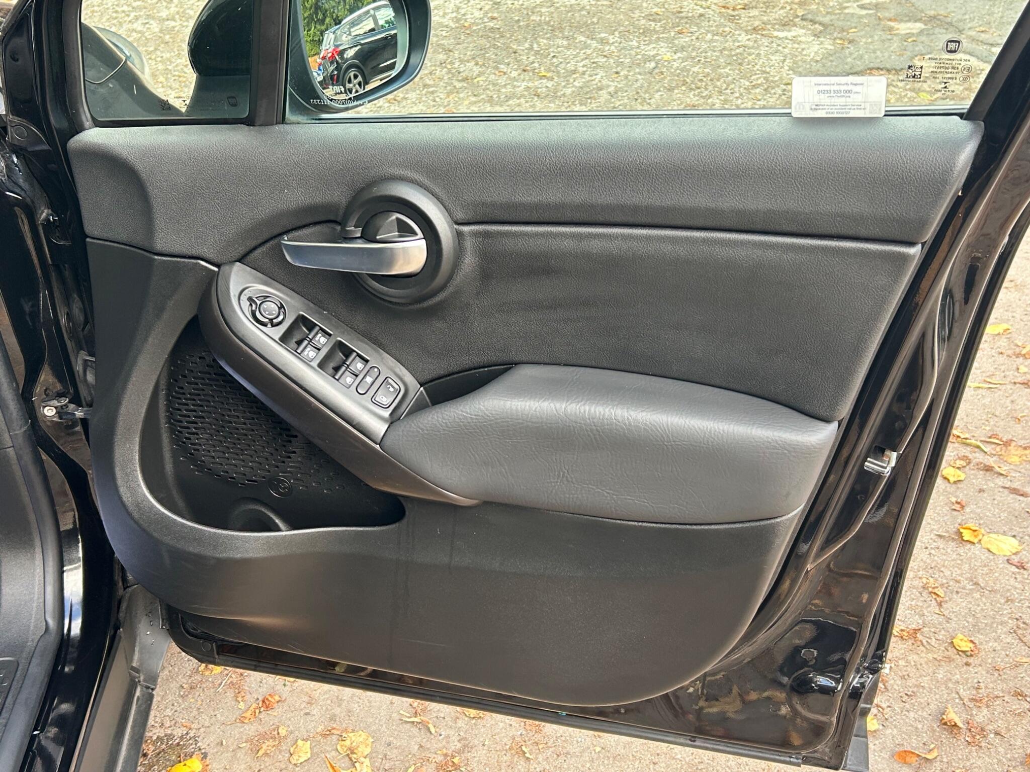 Fiat 500X view 38