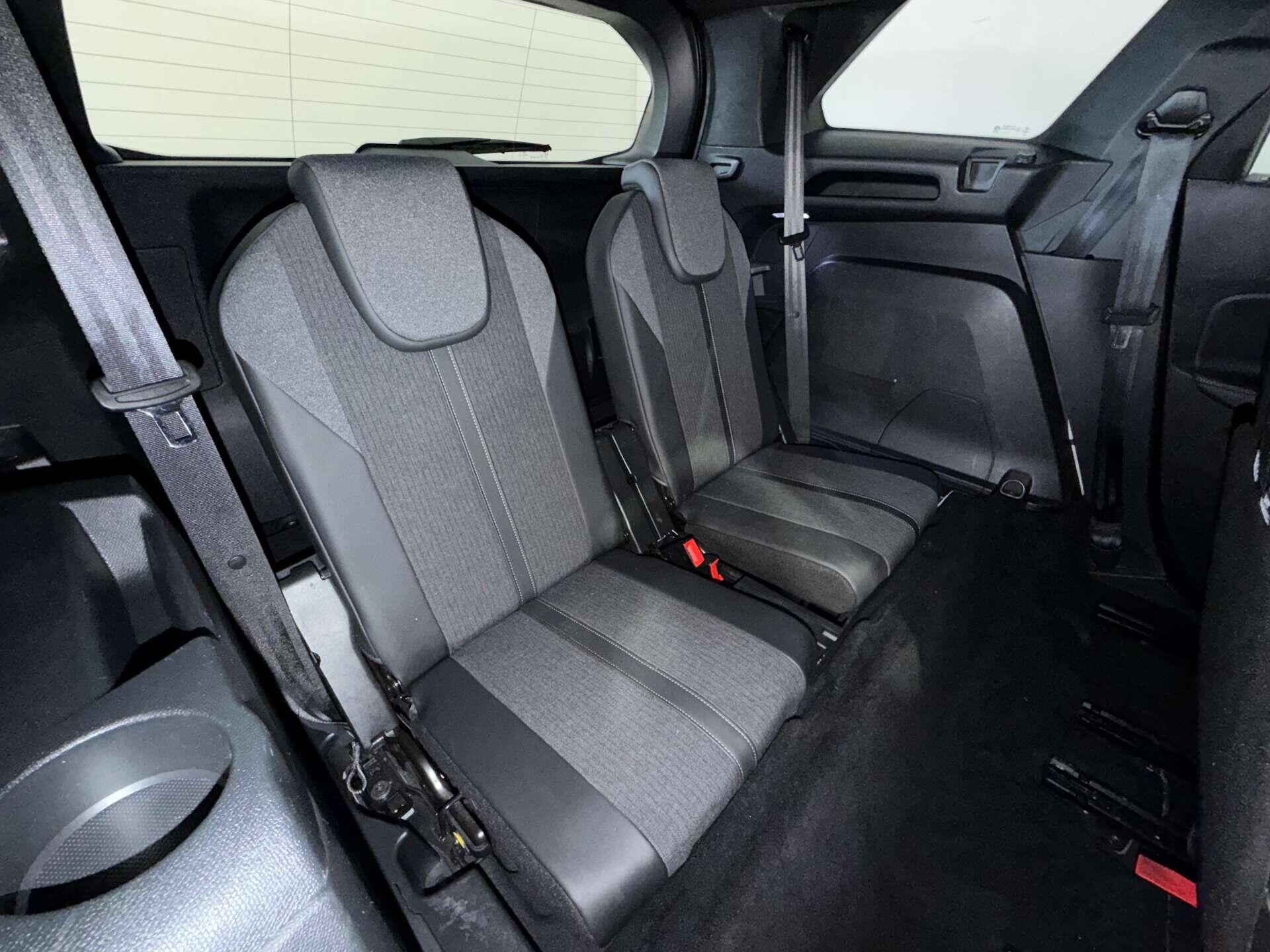 Peugeot 5008 view 14