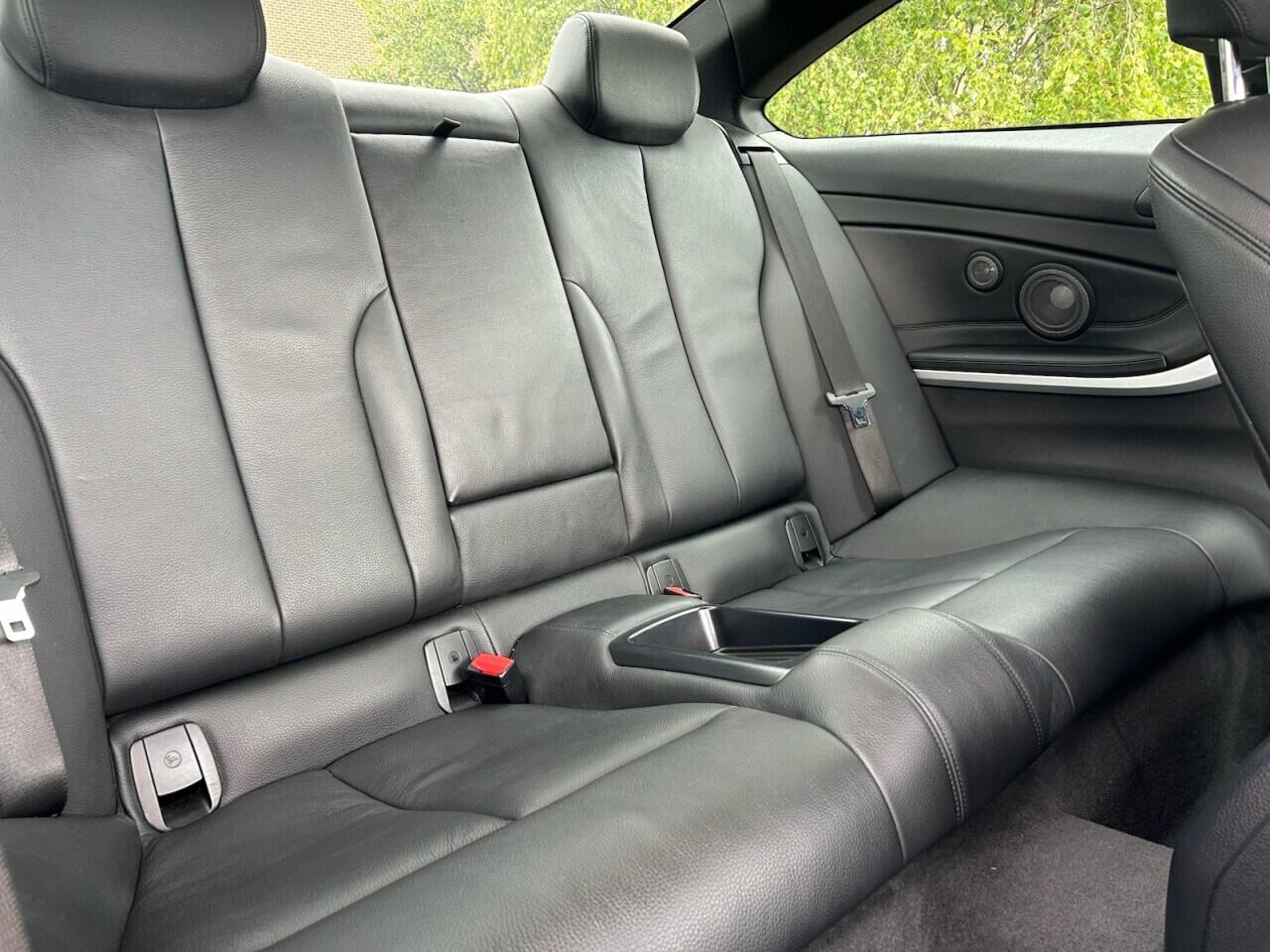 BMW 4 Series view 22