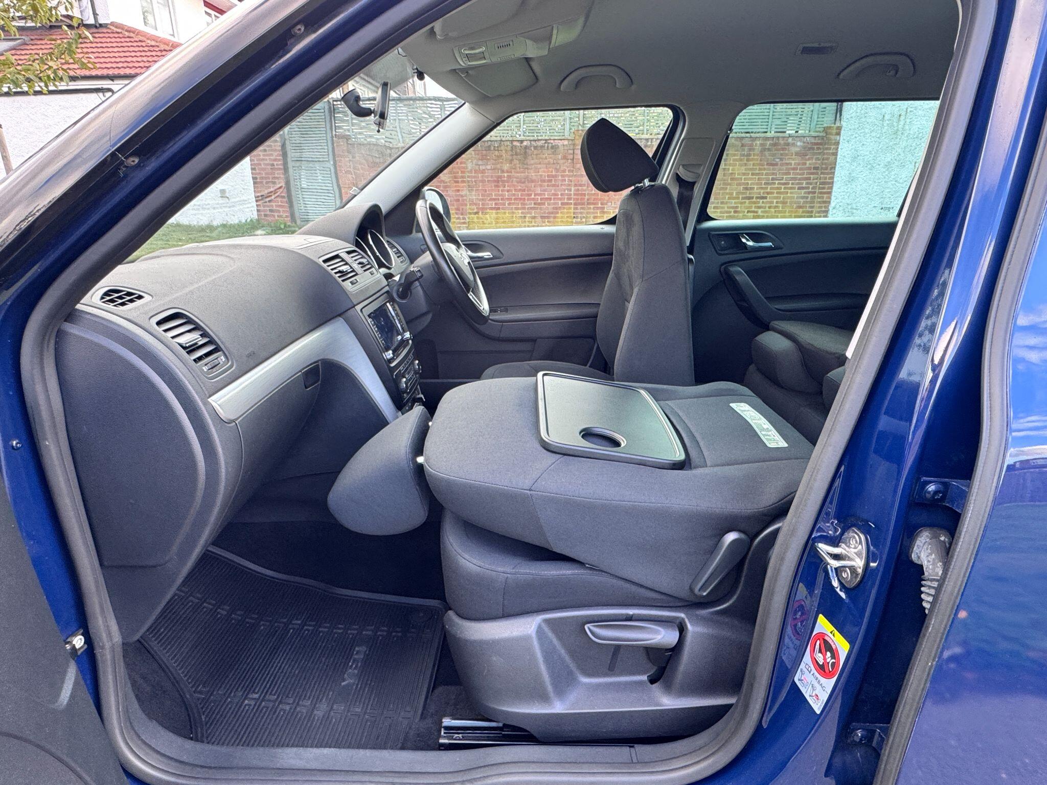 2014 Skoda Yeti image 25