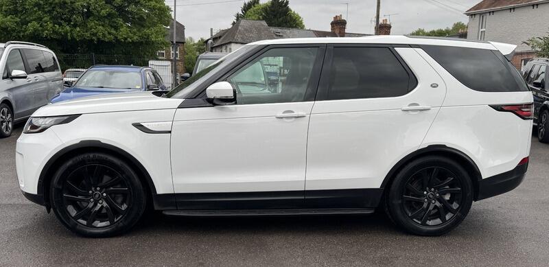 Land Rover Discovery view 4