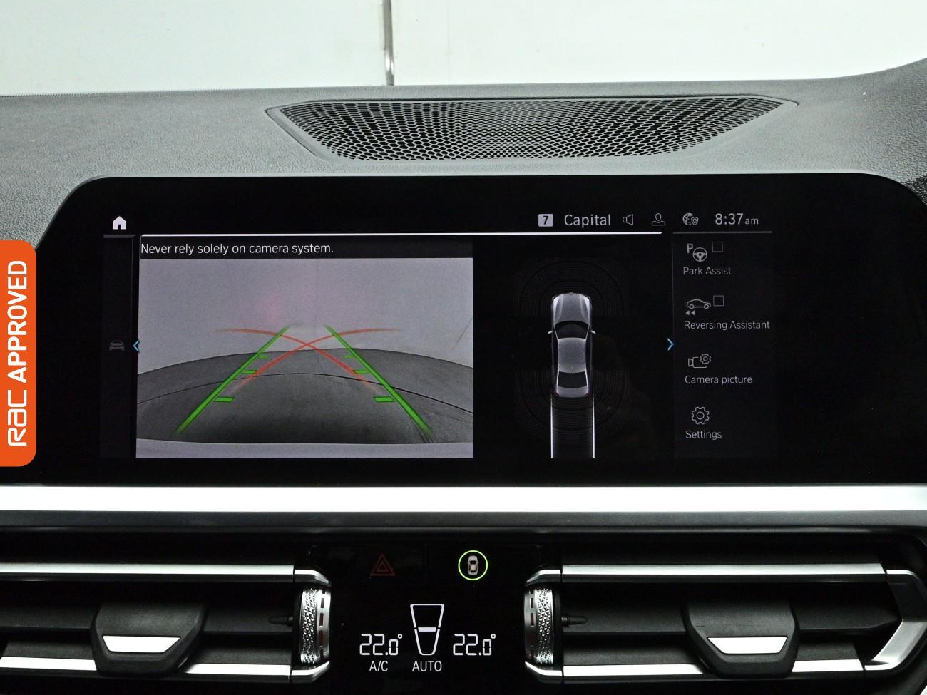 BMW 3 Series view 22