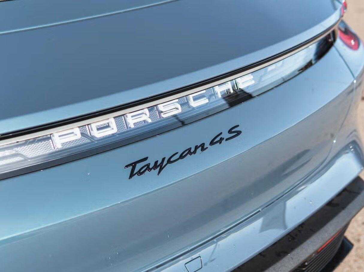 Porsche Taycan view 13