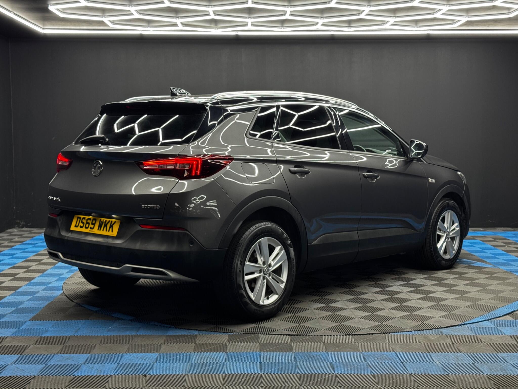 Vauxhall Grandland X view 5