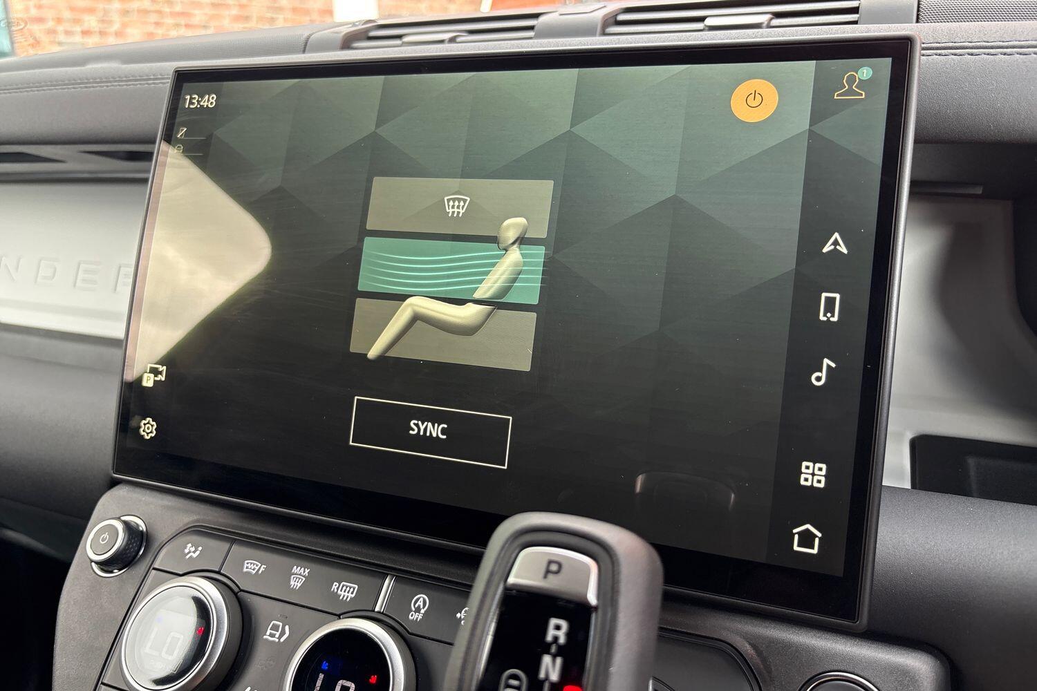 Land Rover Defender view 41