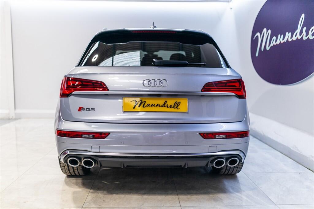 Audi SQ5 view 6