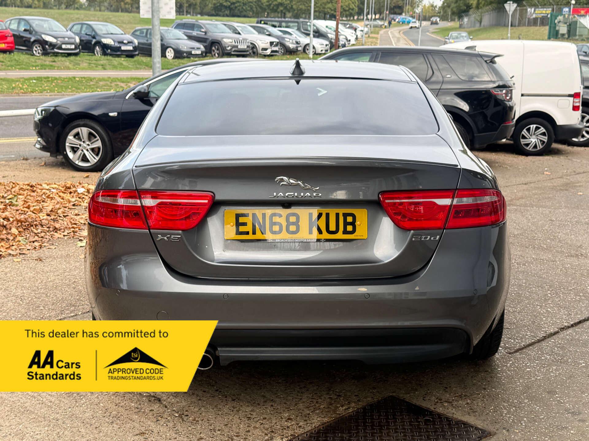 Jaguar Xe view 6