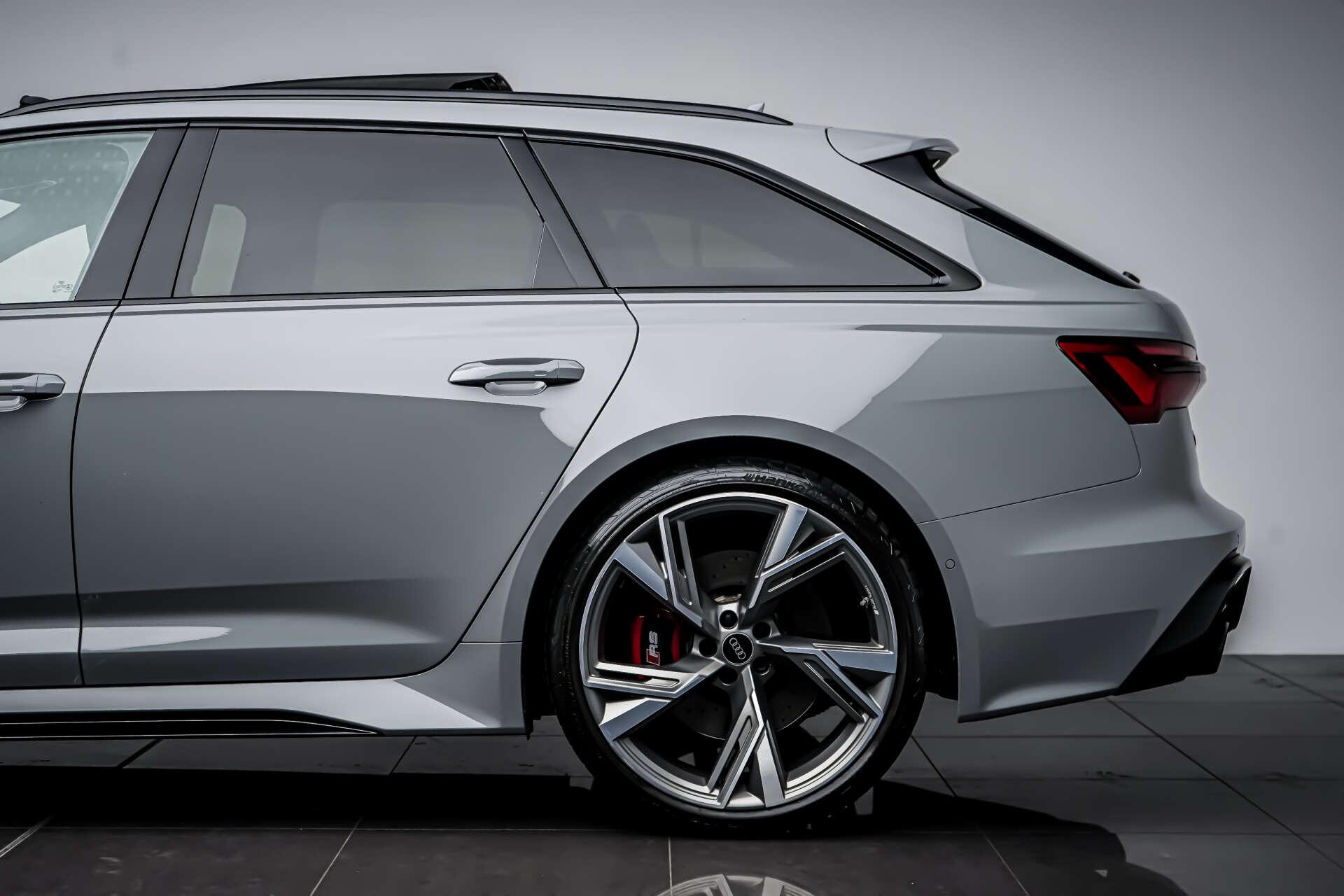 Audi RS6 Avant view 15