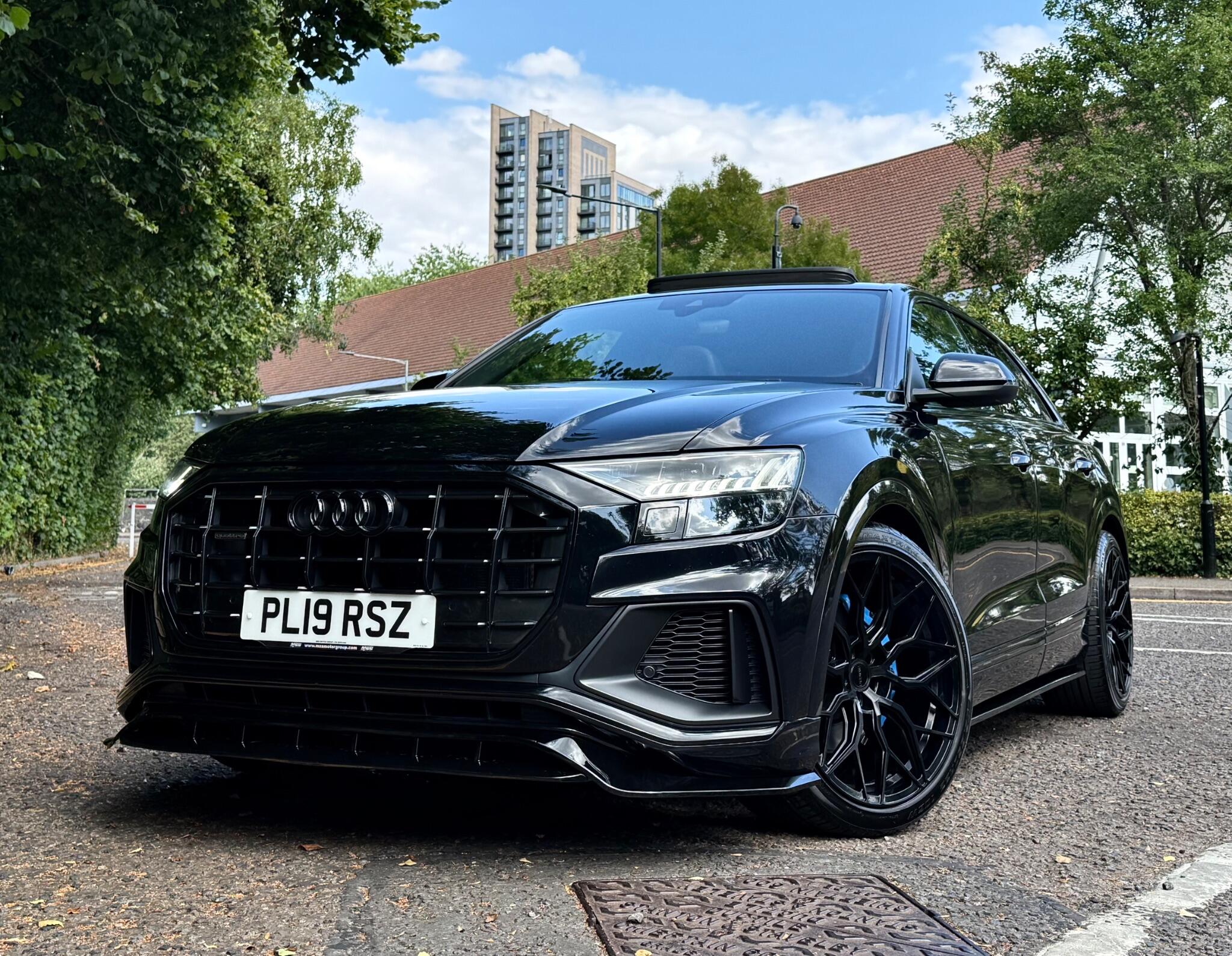 Audi Q8 view 5