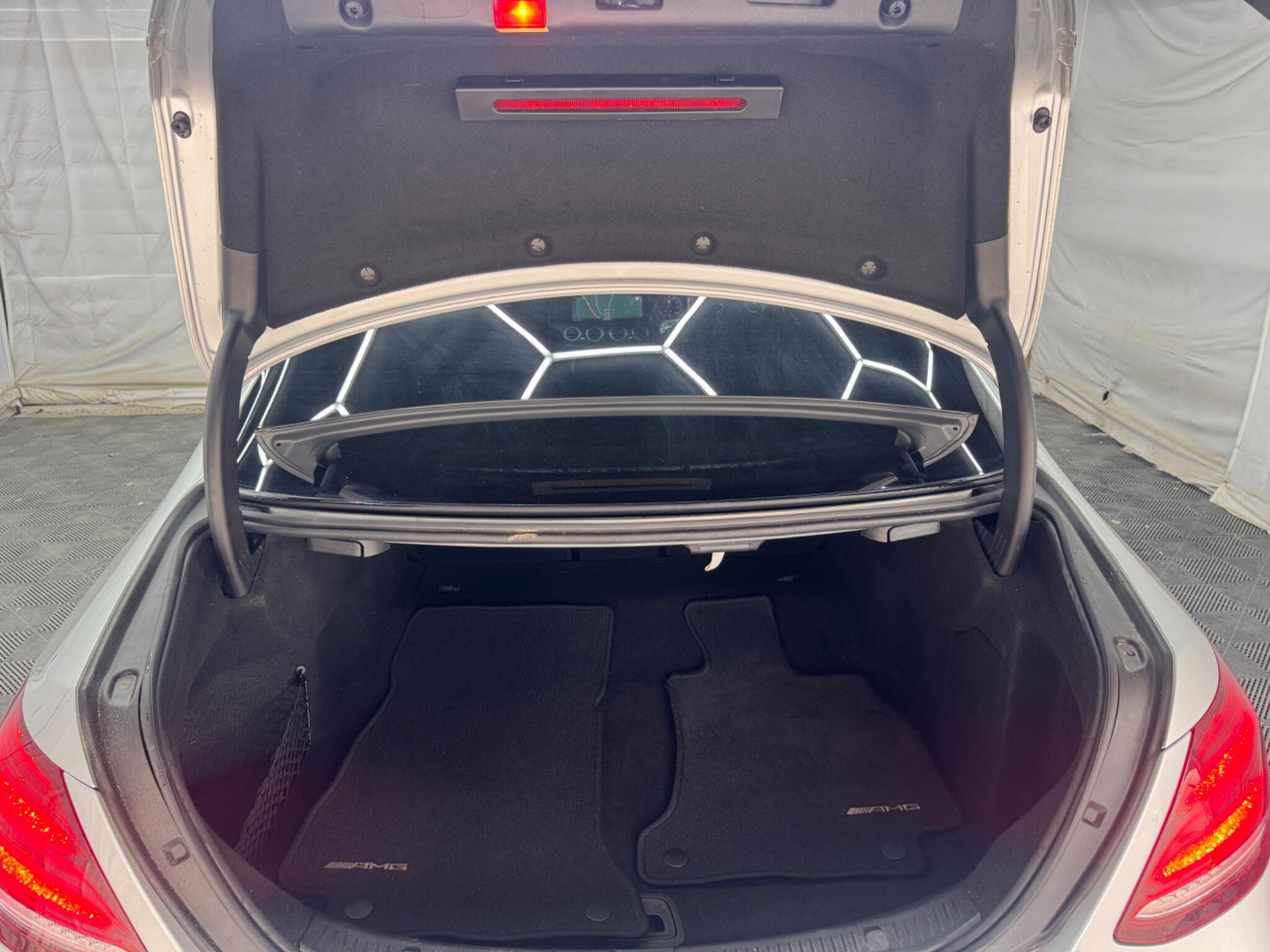 Mercedes-Benz E Class view 48