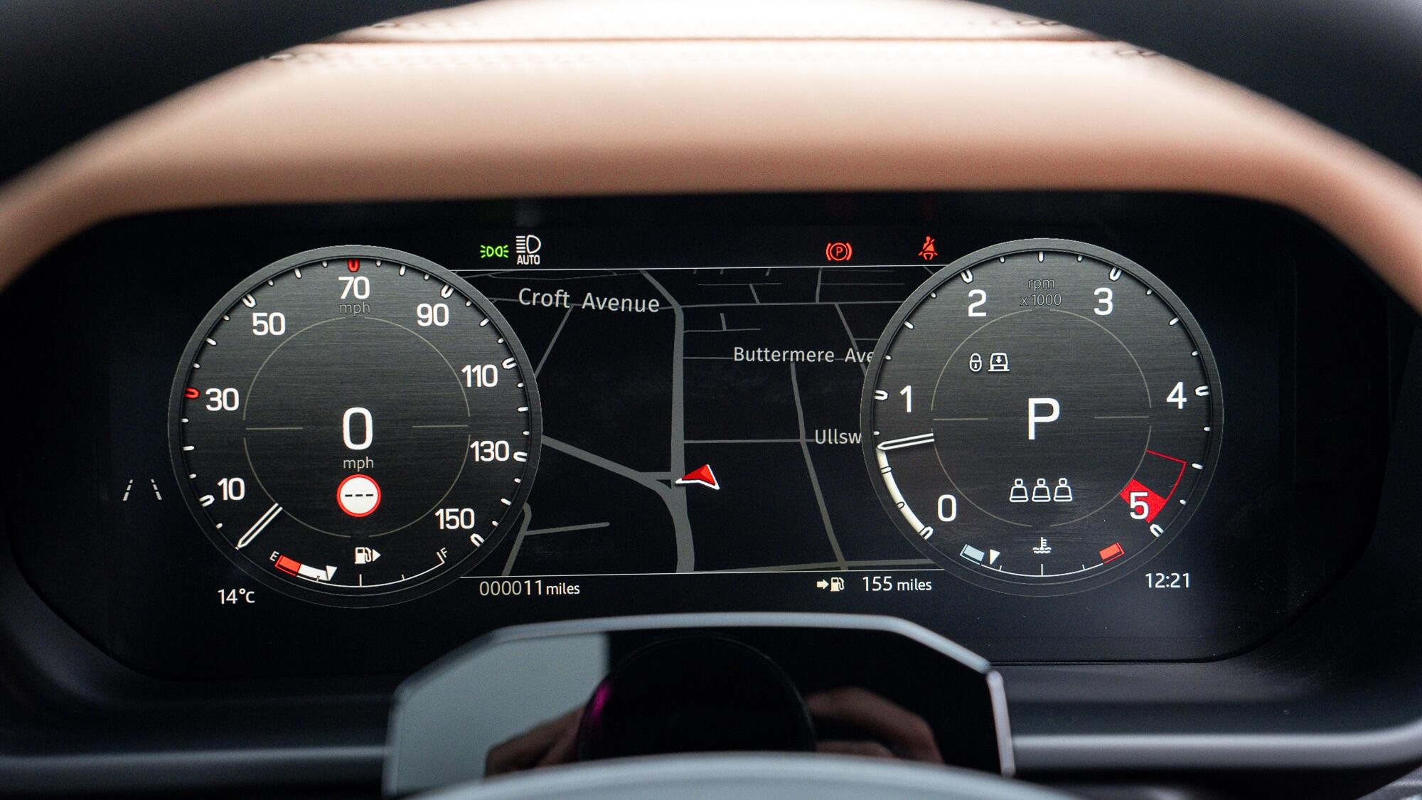 Land Rover Defender view 31