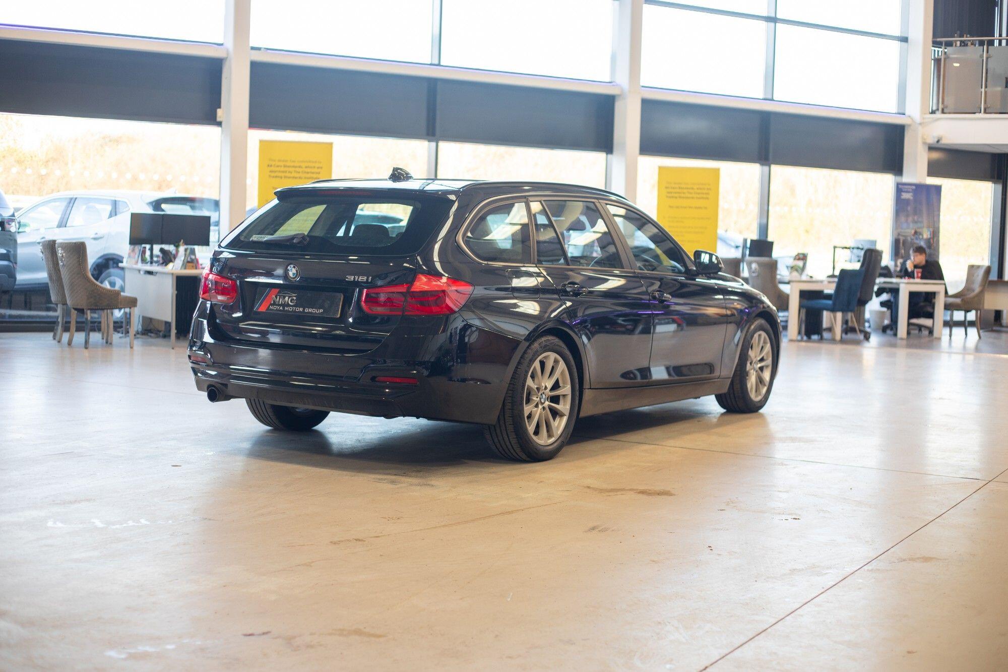 BMW 3 Series view 39