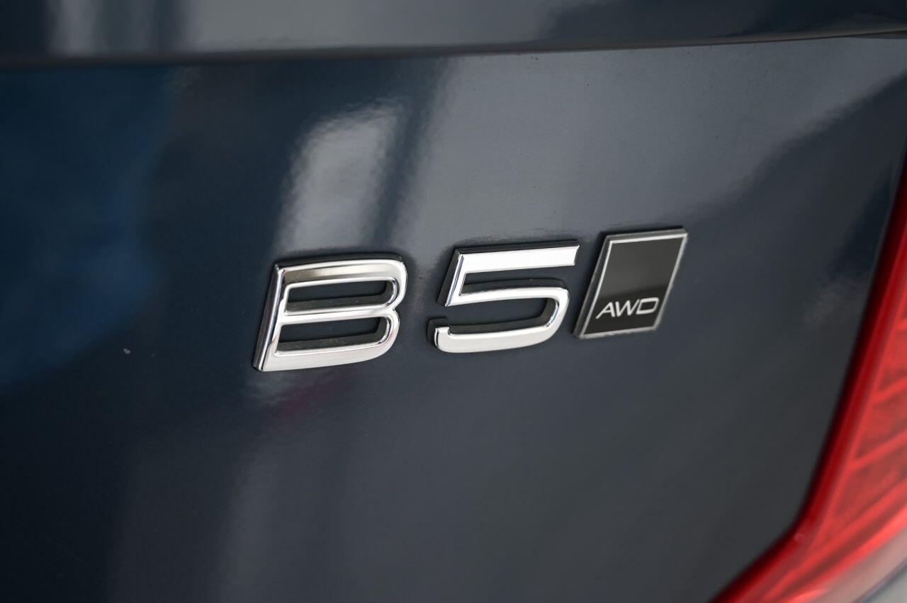 Volvo XC90 view 44