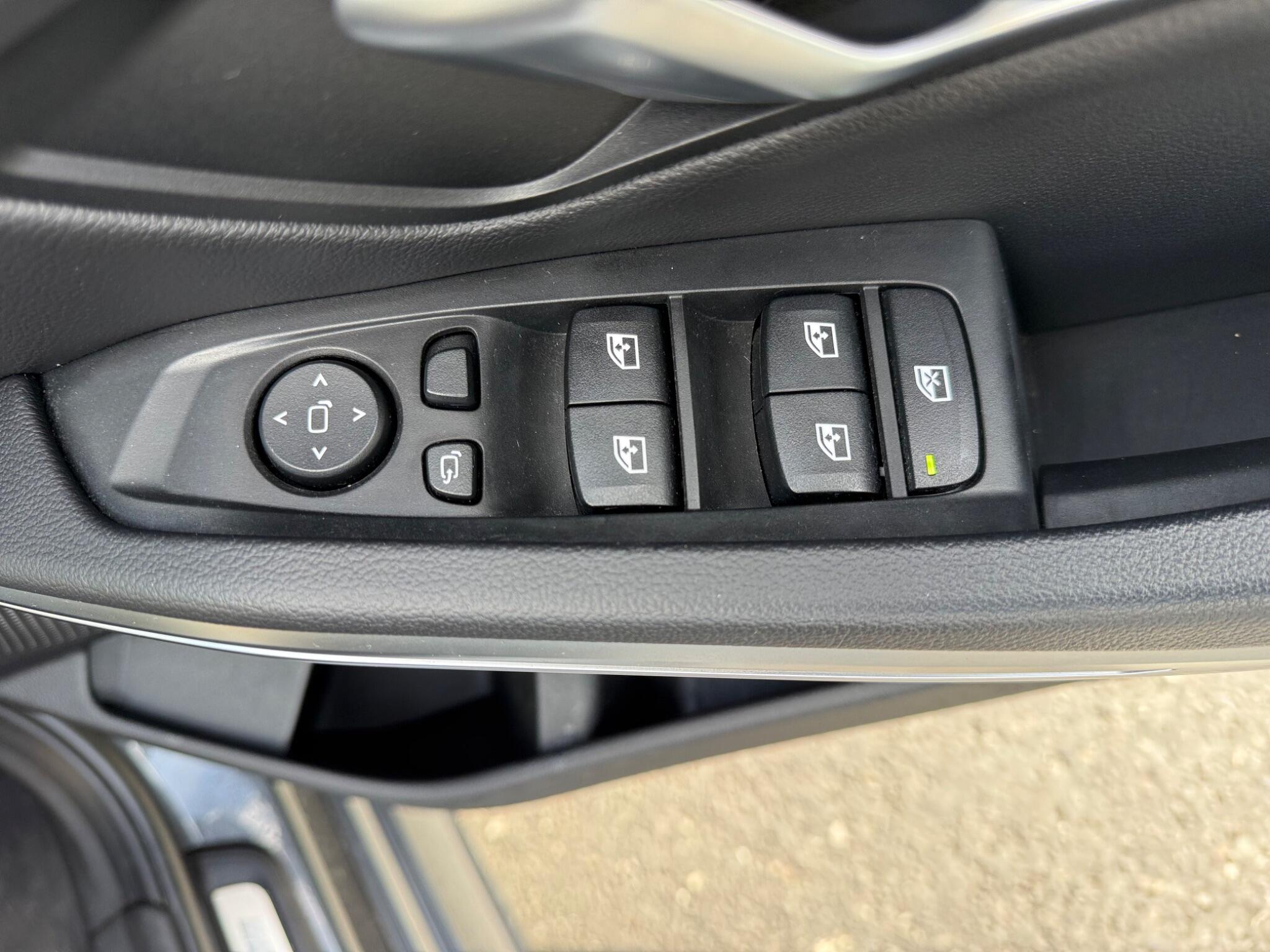BMW 3 Series view 16