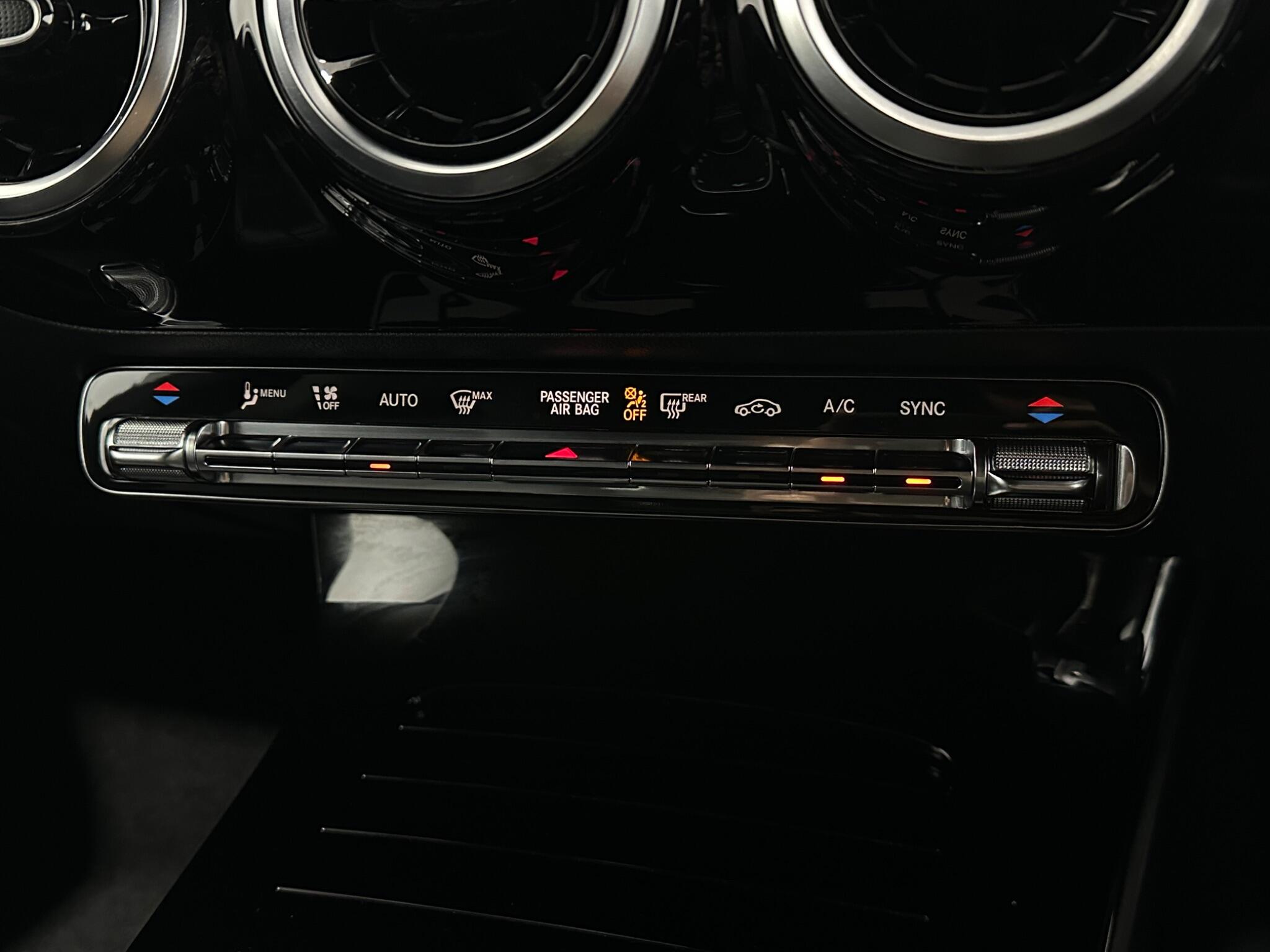 Mercedes-Benz Mercedes-Benz CLA view 23