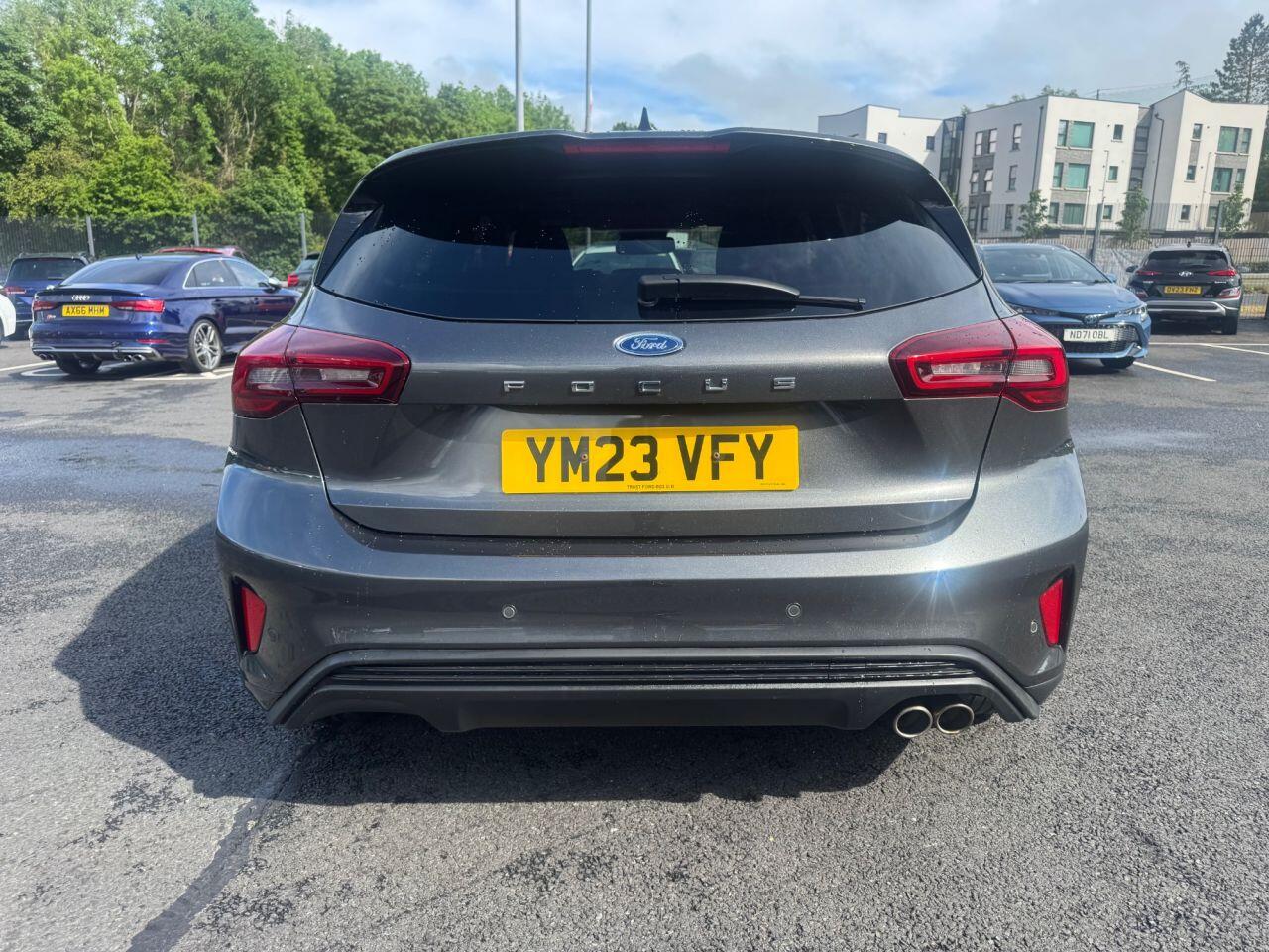Ford Focus view 6
