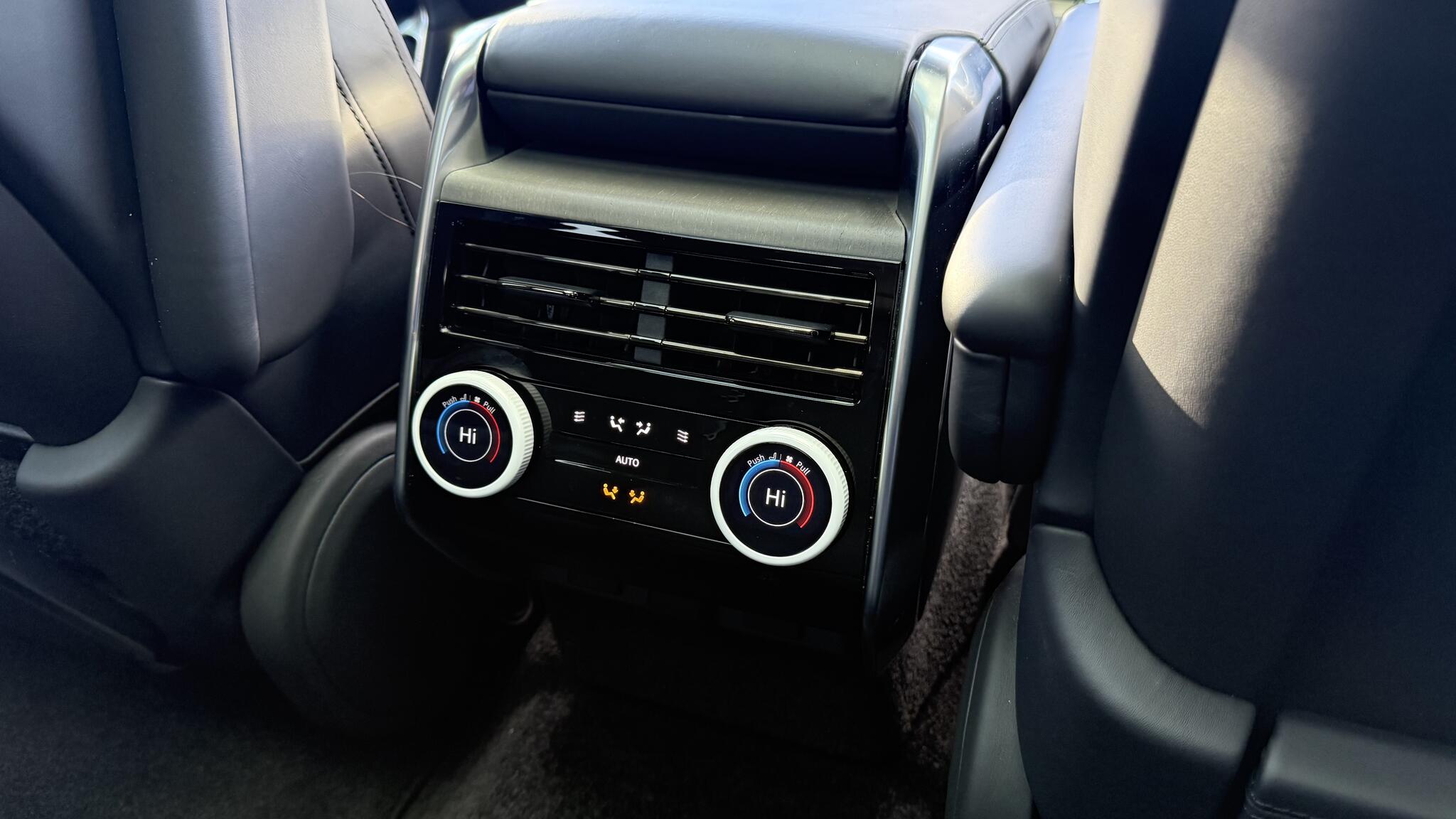 Land Rover Range Rover view 18
