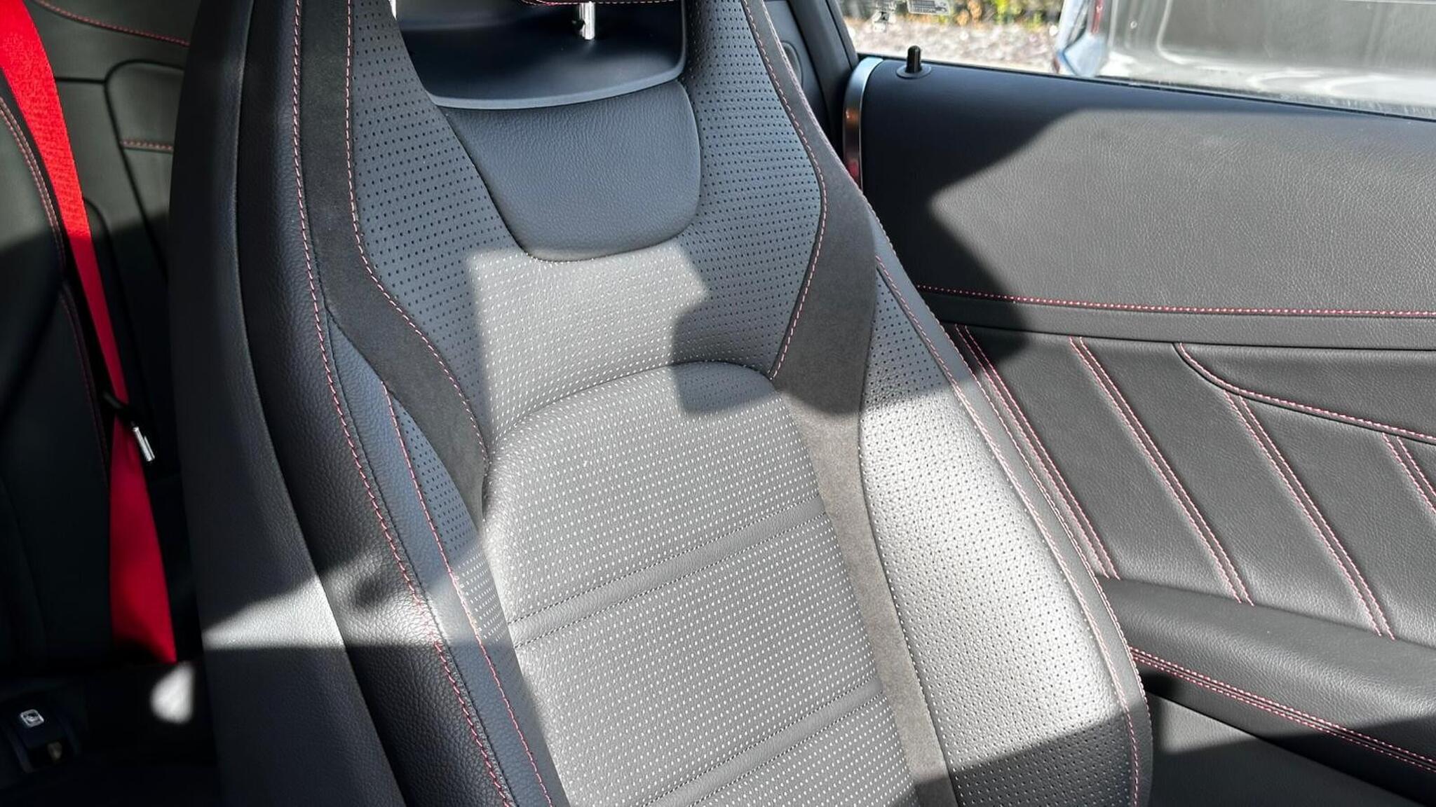 Mercedes-Benz C Class view 36