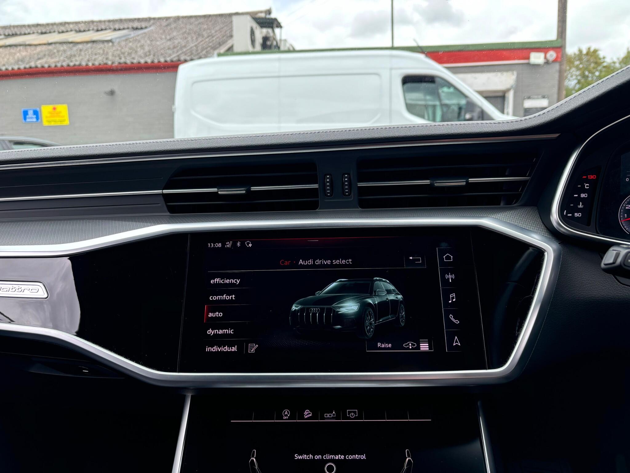 Audi A6 Allroad view 15