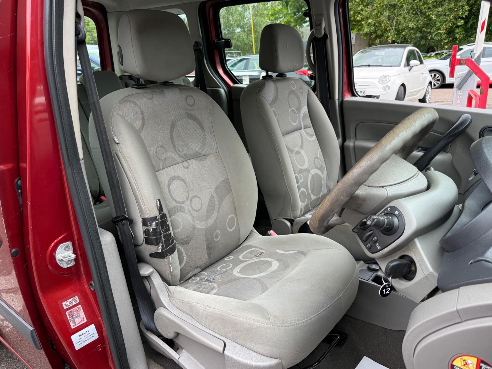 Renault Kangoo - Image 18