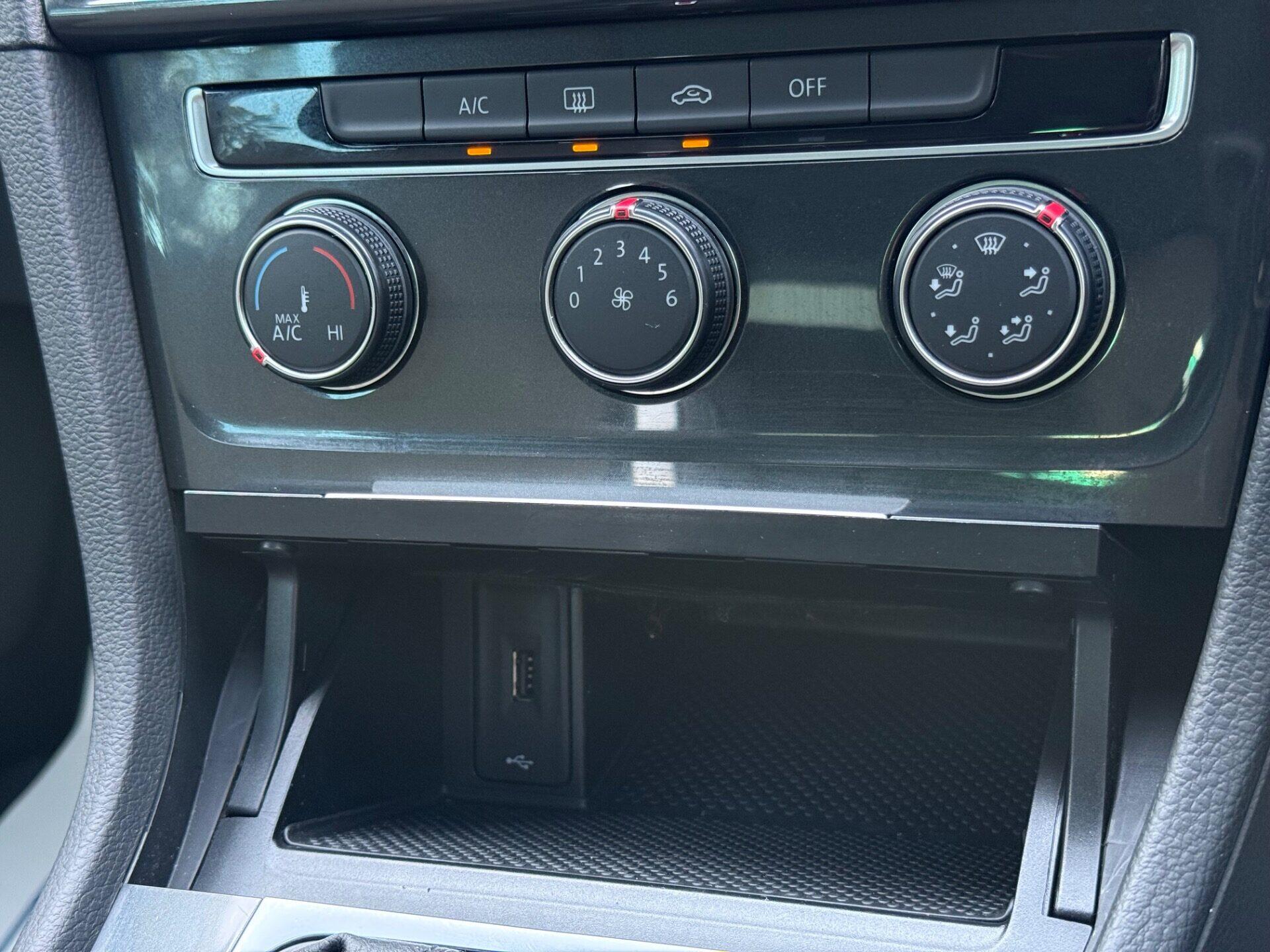Volkswagen Golf view 50