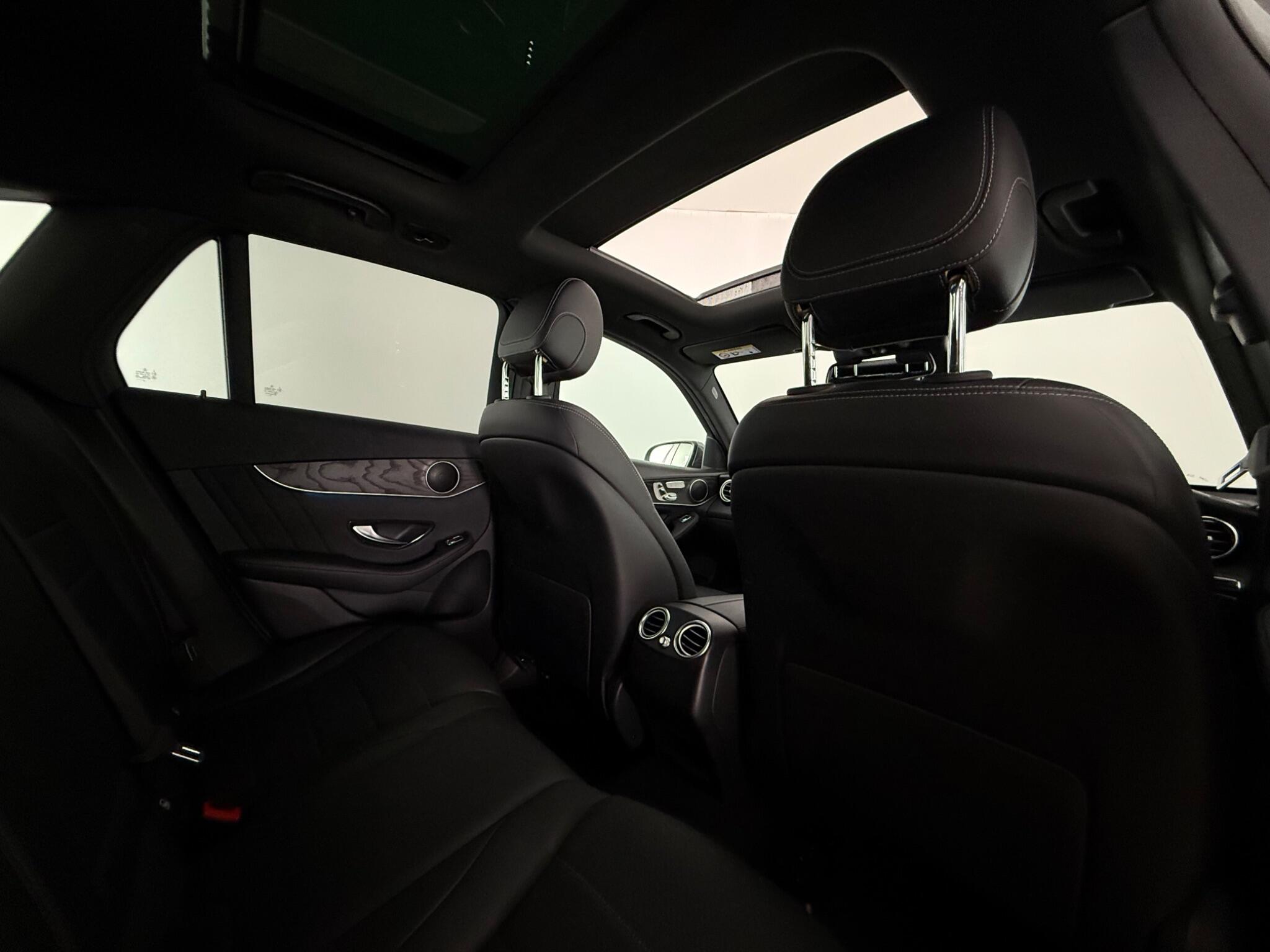 Mercedes-Benz GLC view 35