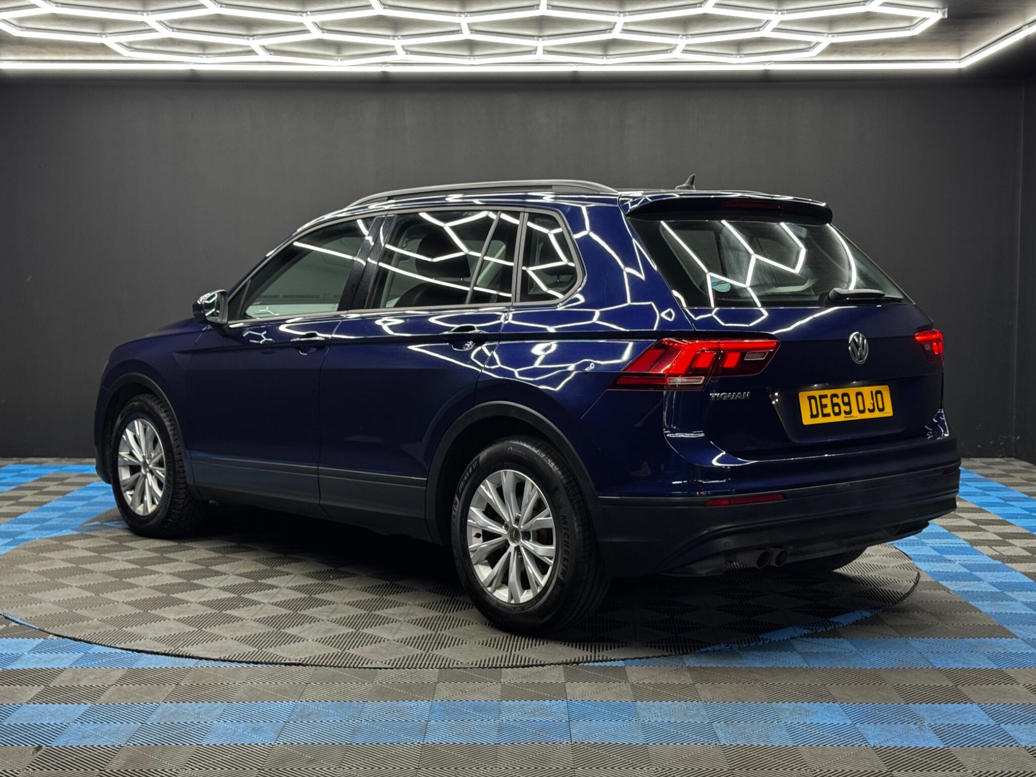 Volkswagen Tiguan view 7