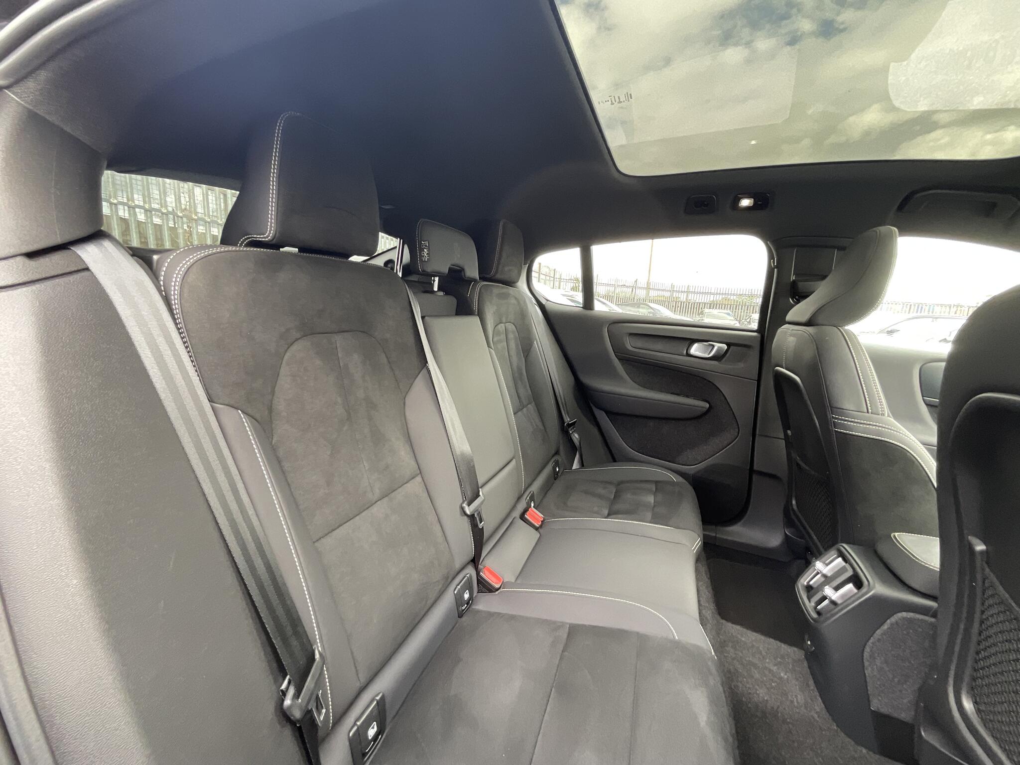 Volvo C40 view 11