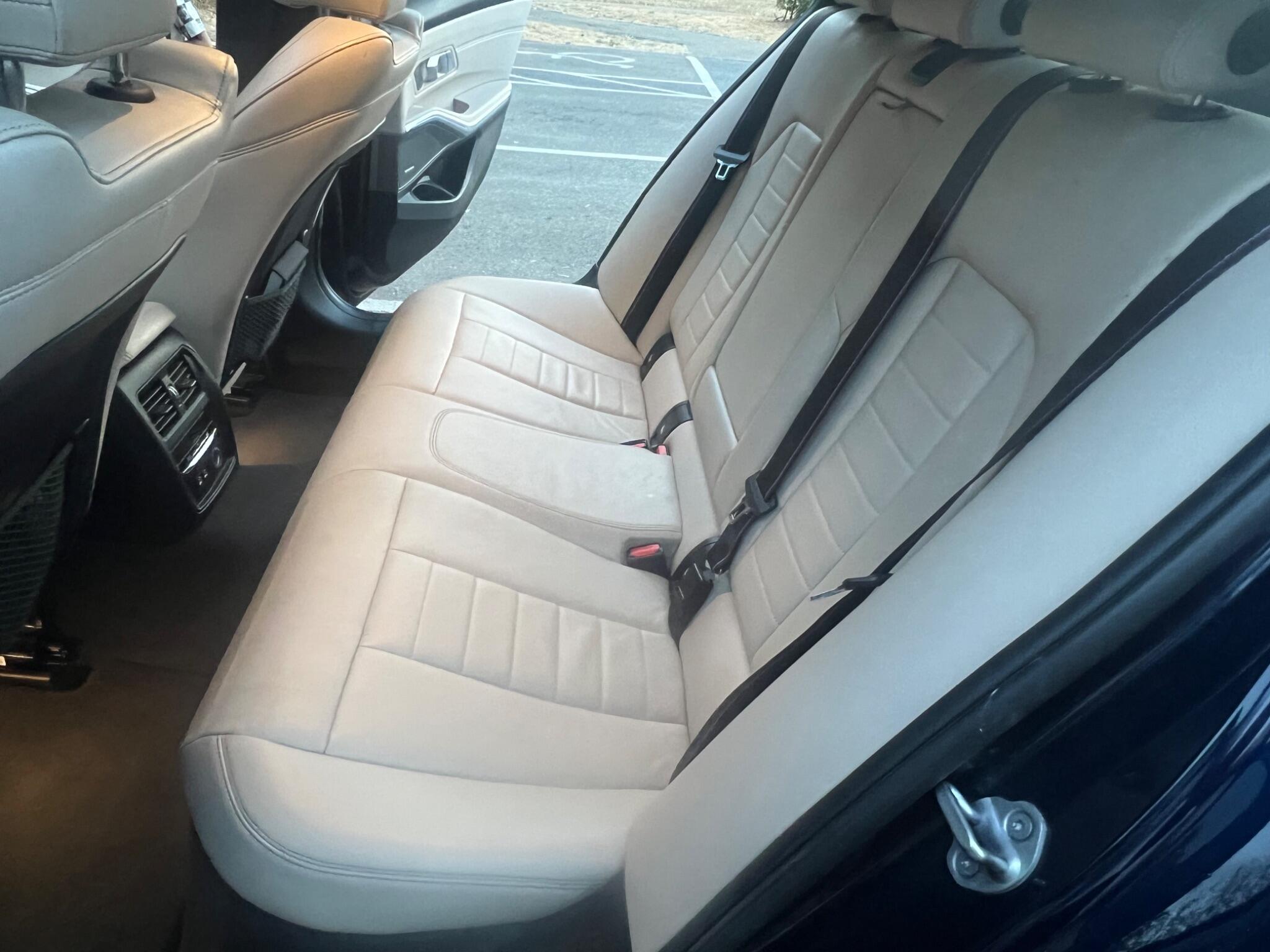 BMW 3 Series view 20